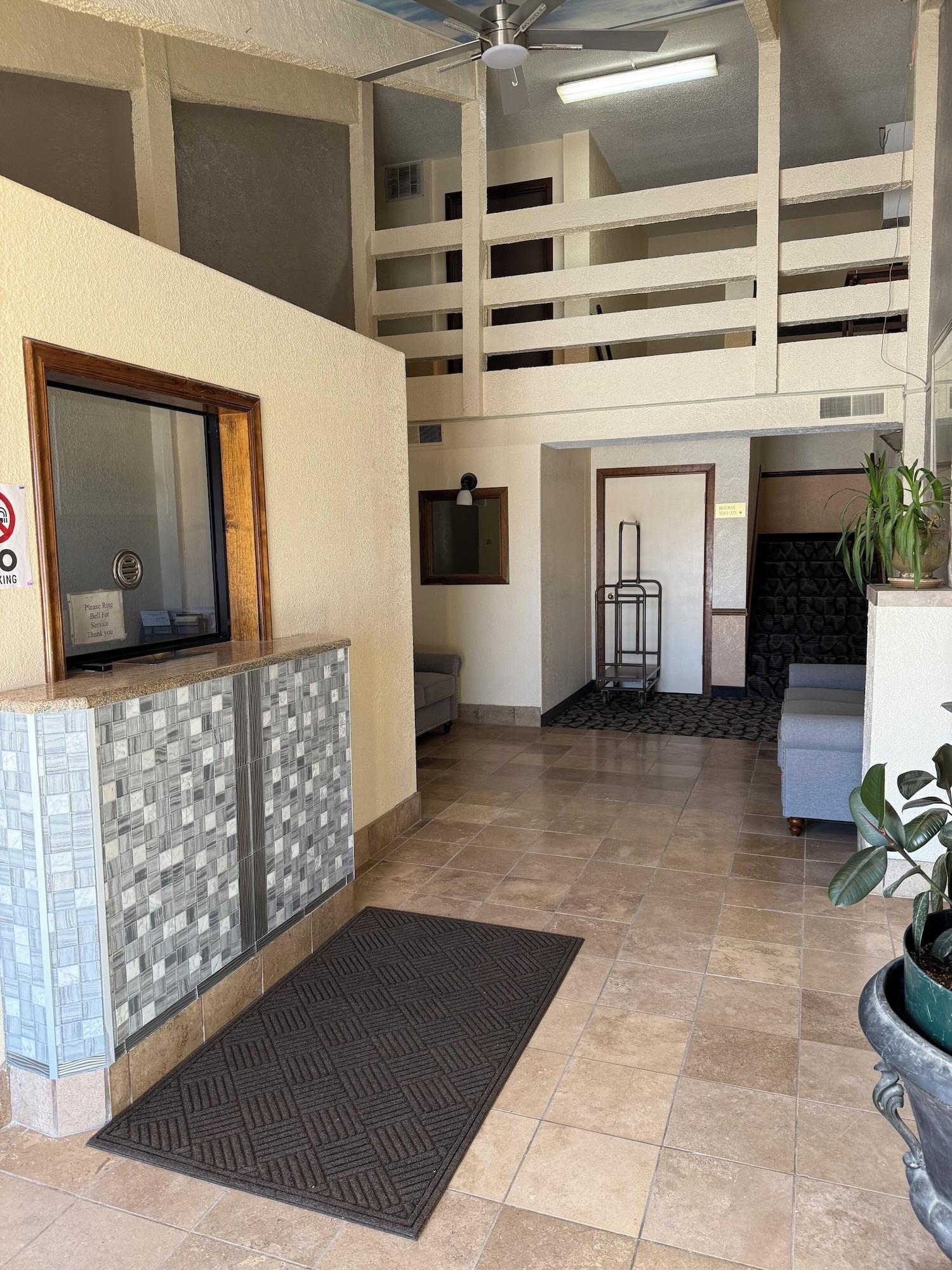 Vista Lobby Peddlers Inn Motel