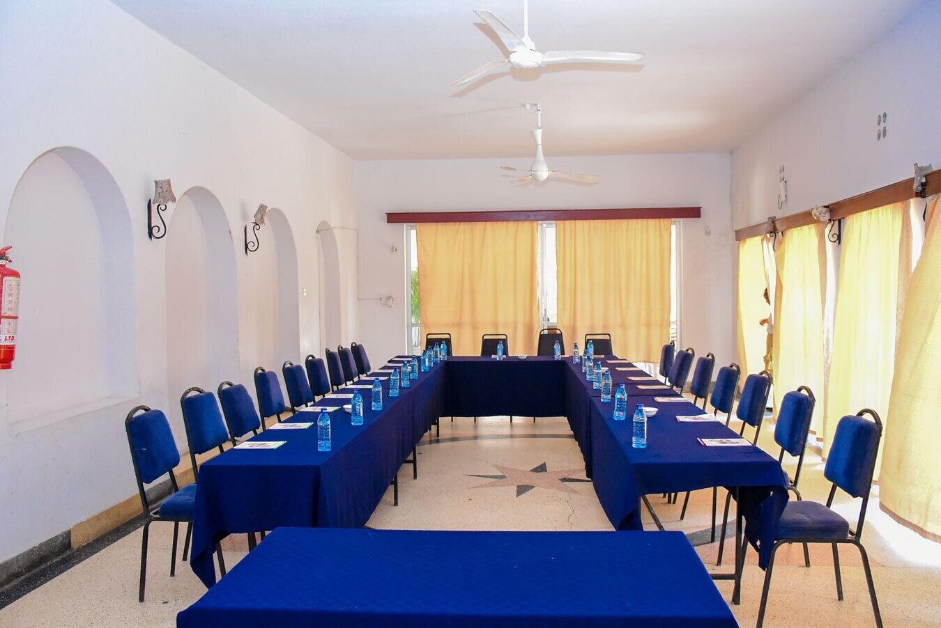 Sala de Reuniones ACK Guest House Mombasa
