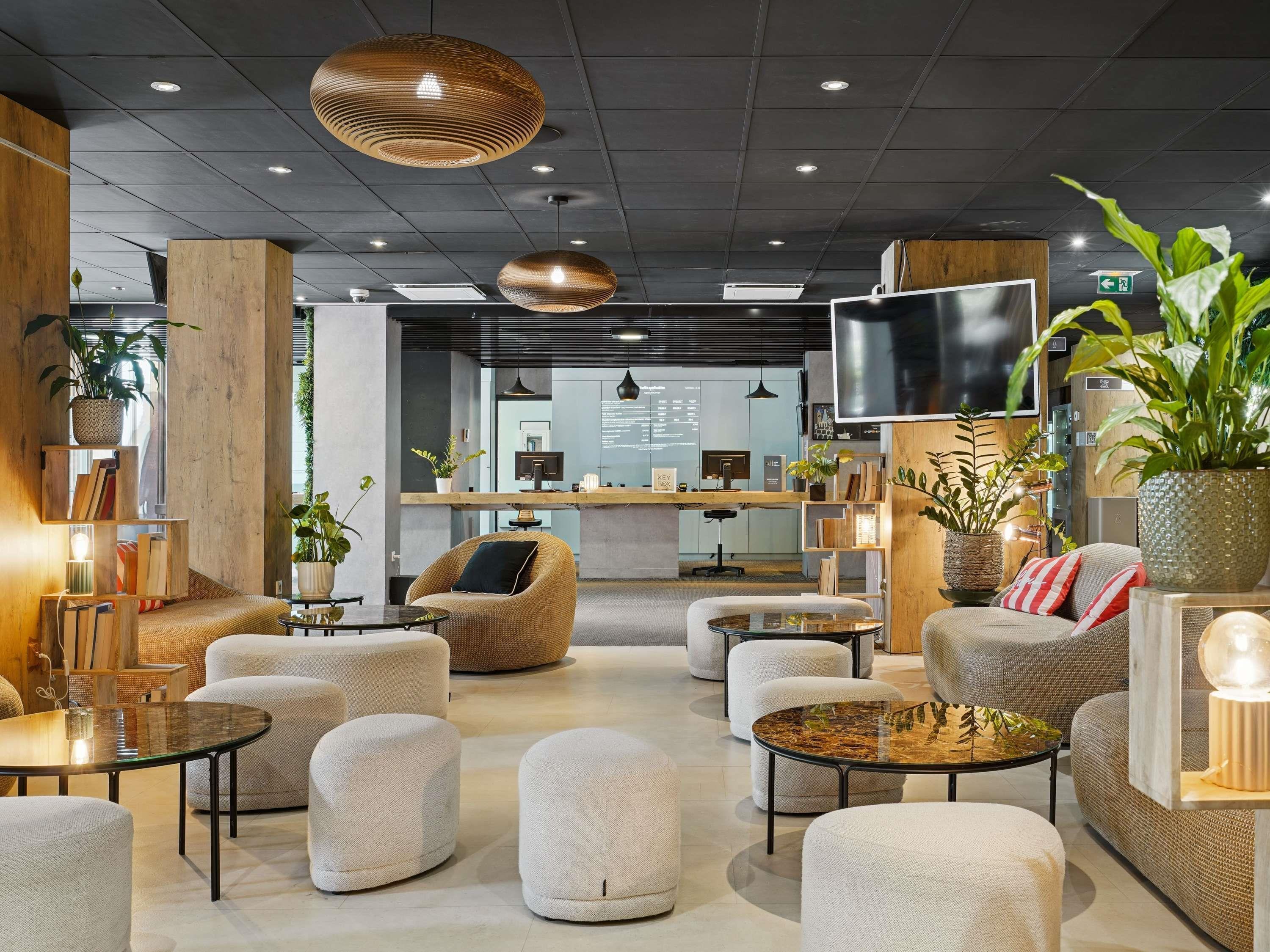 Varios ibis Paris Porte d'Orléans