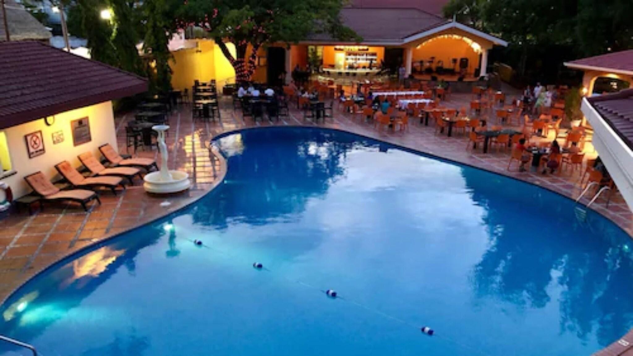 Vista Piscina Pegasus Hotel By the Waterfront