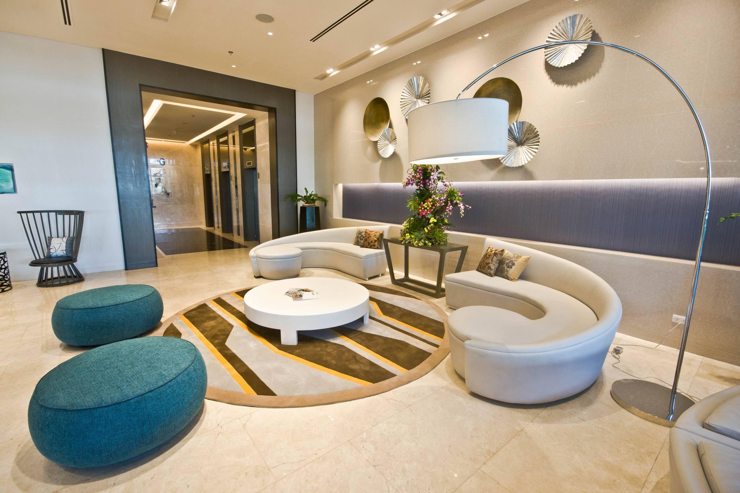Vista Lobby Savoy Hotel Manila near NAIA Terminal 3 MNL
