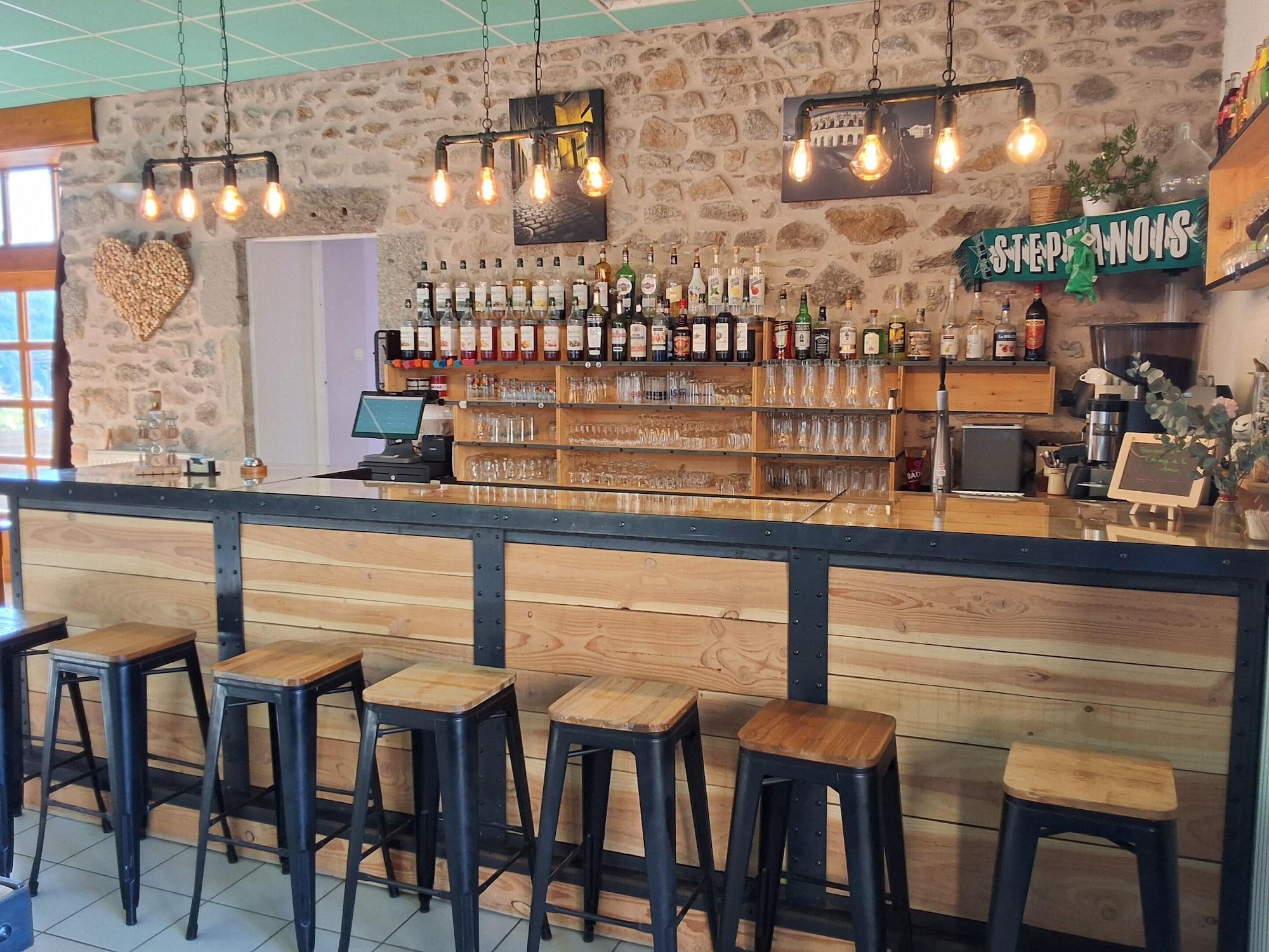 Bar/Salón L'Auberge de la Source