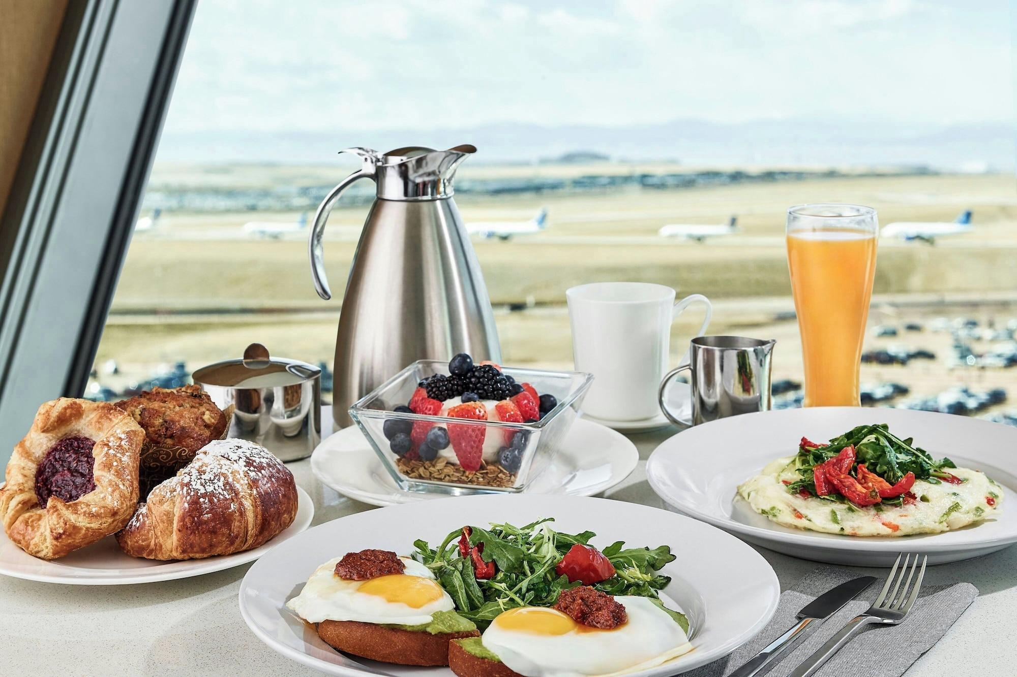 Restaurant The Westin Denver International Airport