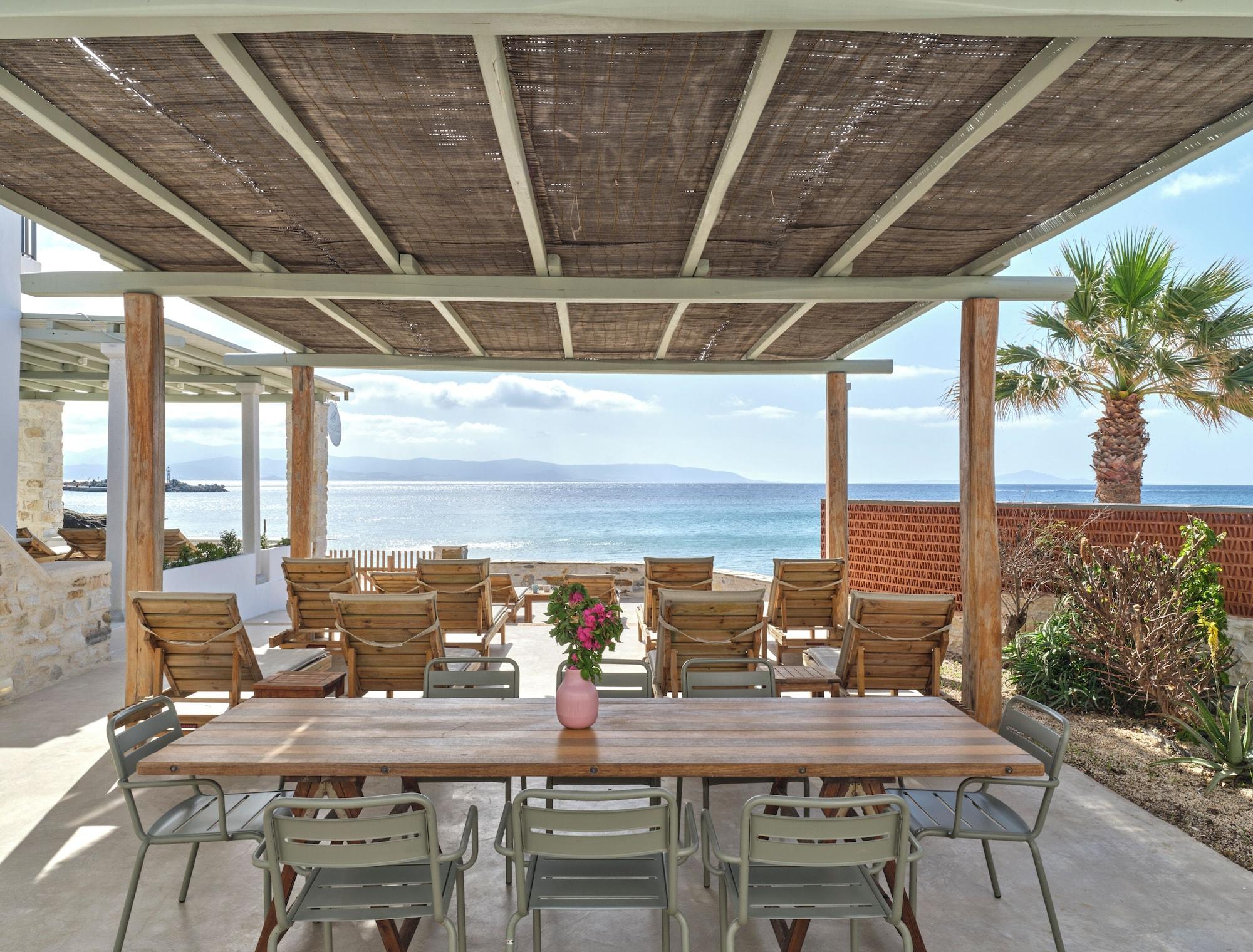 Vista Exterior Magoo Suites