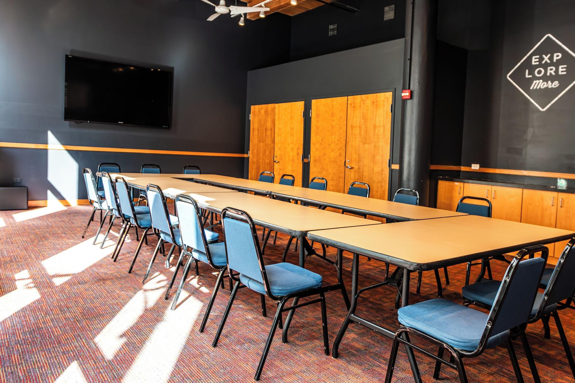 Sala de Reuniones HI Chicago Hostel