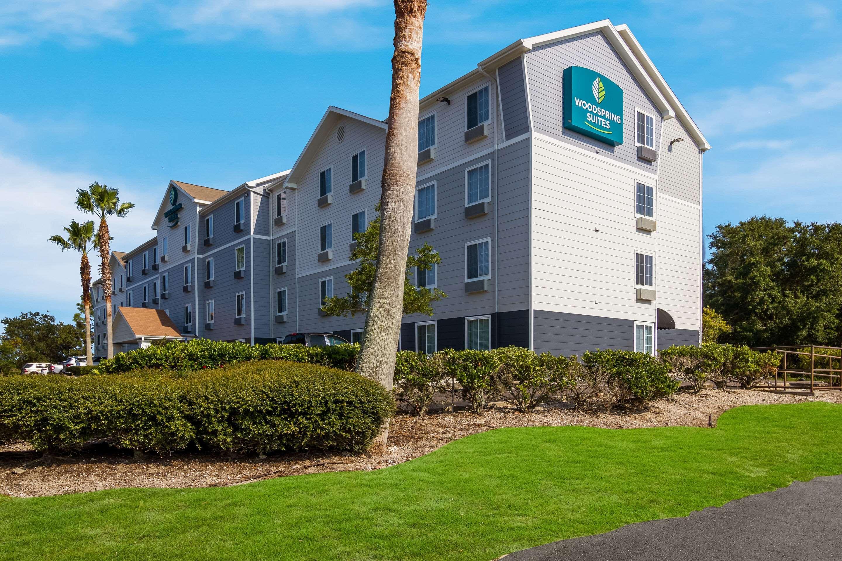 Vista Exterior WoodSpring Suites Jacksonville East 295 Cruise Port