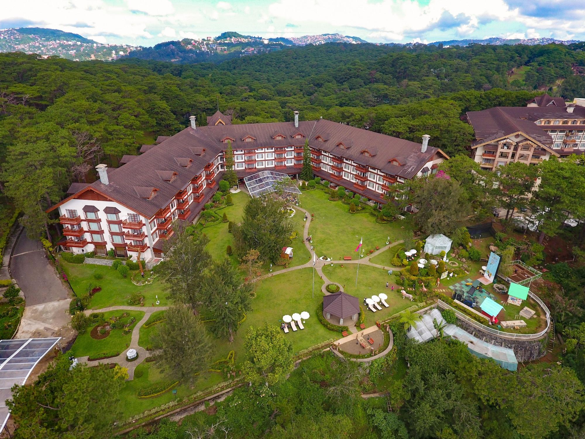 Vista Exterior The Manor at Camp John Hay