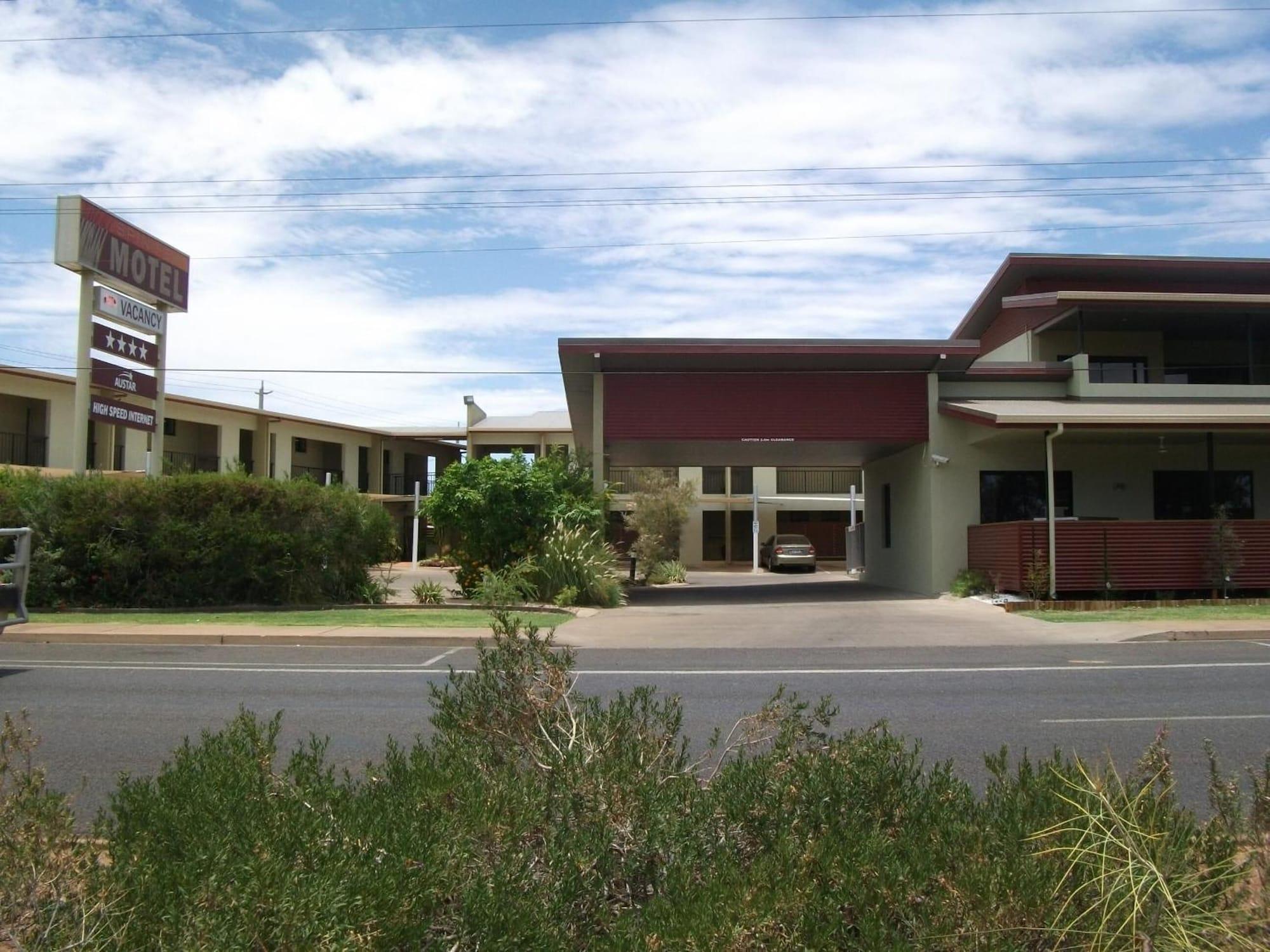 Vista Exterior Spinifex Motel & Serviced Apartments