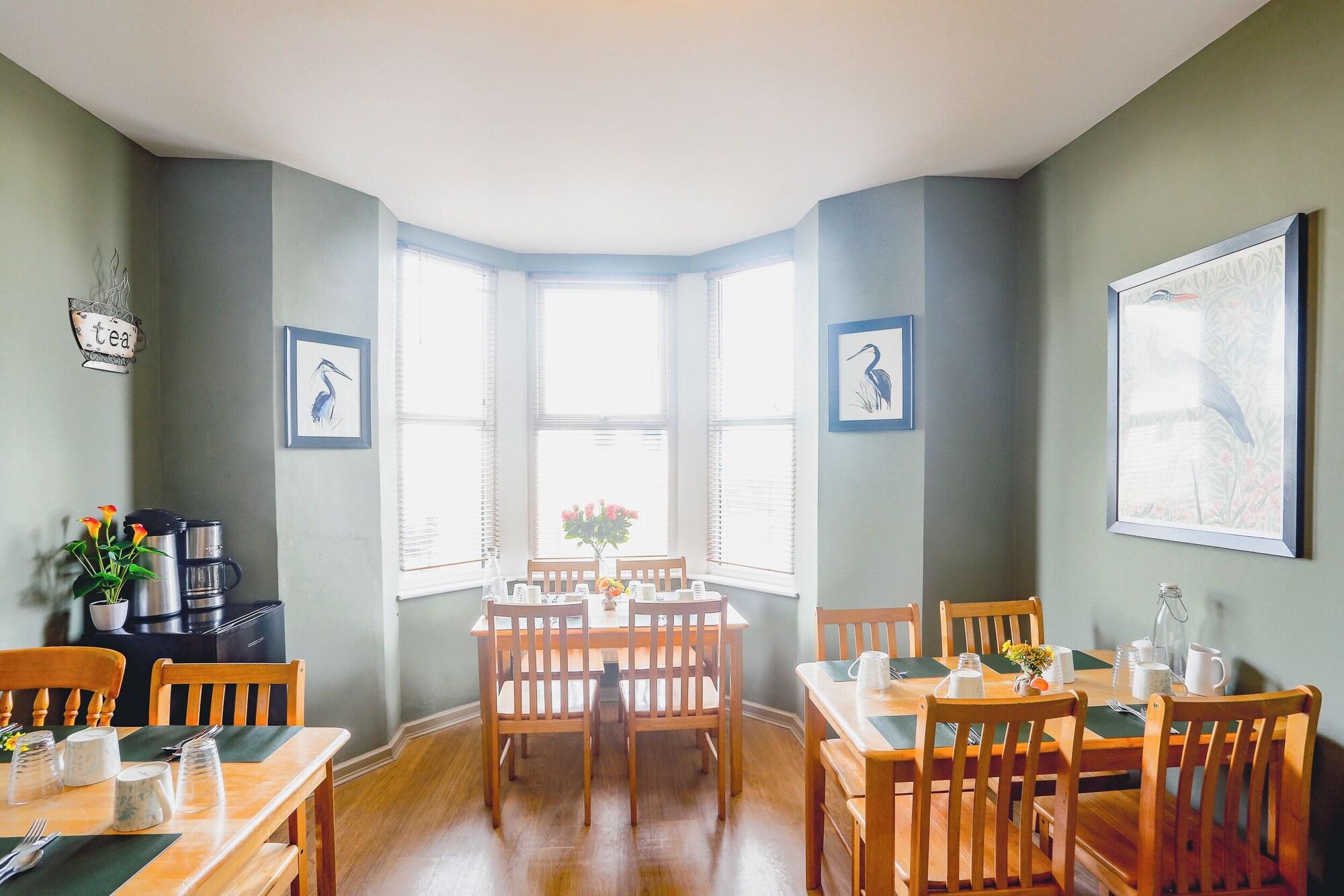 Varios Smarties Guest House