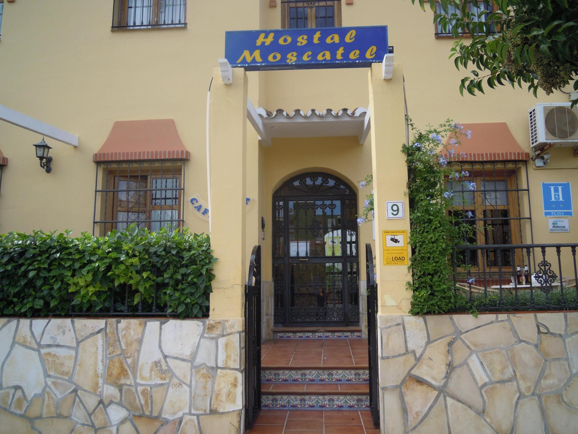 Vista Exterior Hostal Moscatel