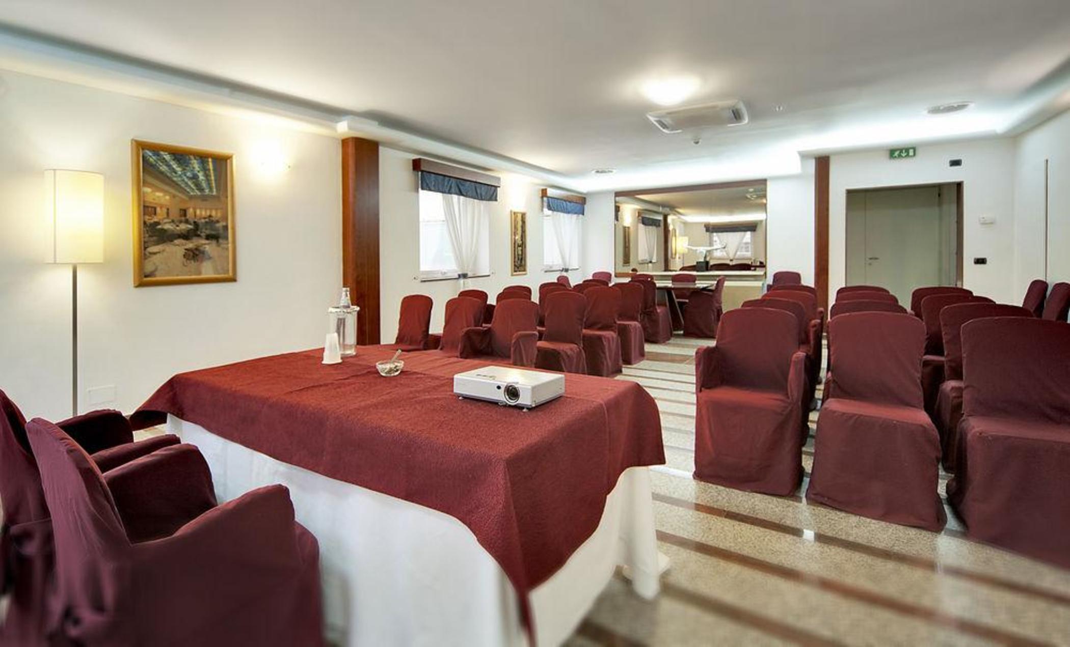 Sala de Reuniones Mediterraneo Palace Hotel