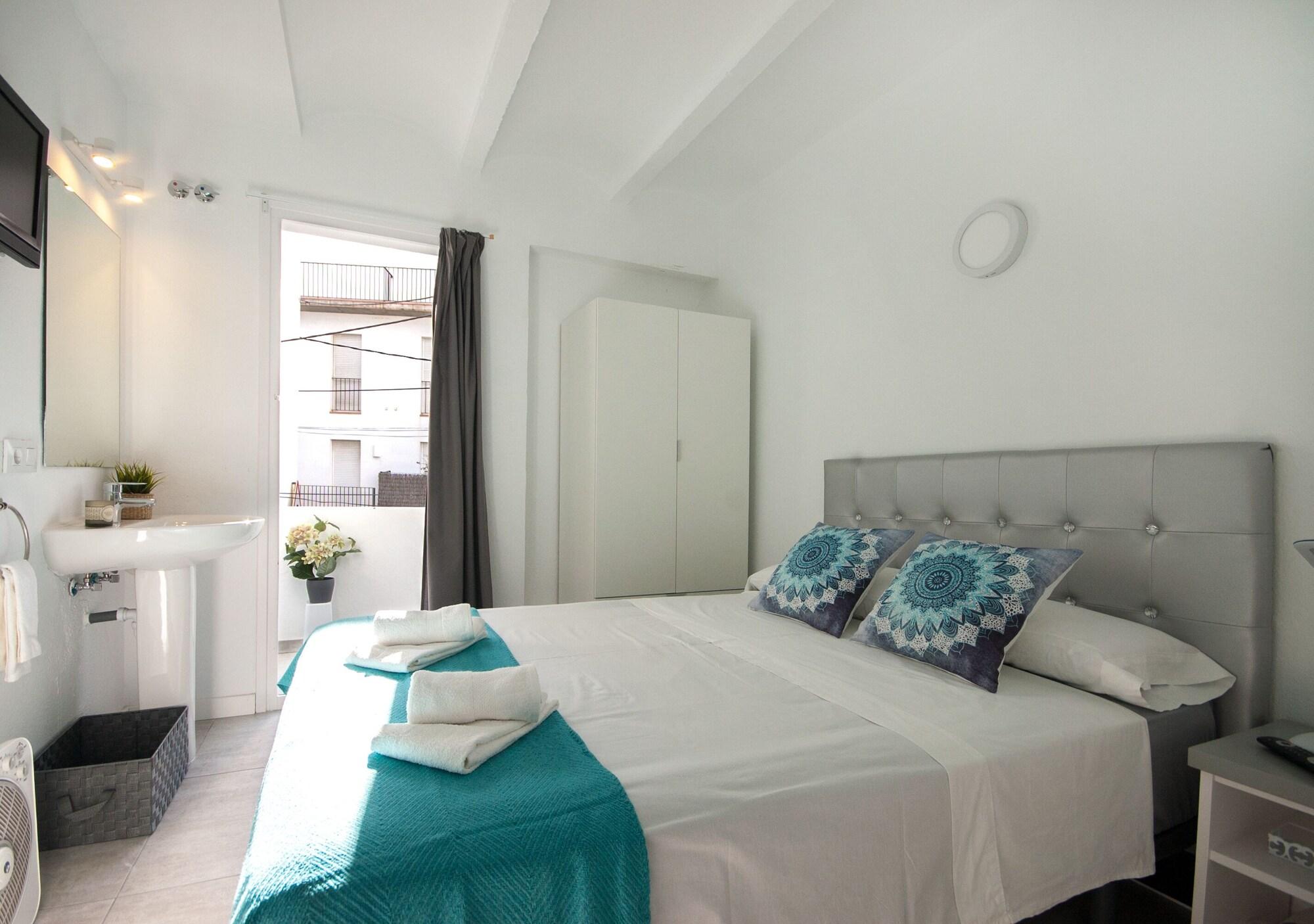 Varios Lets Holidays rooms Cadaques