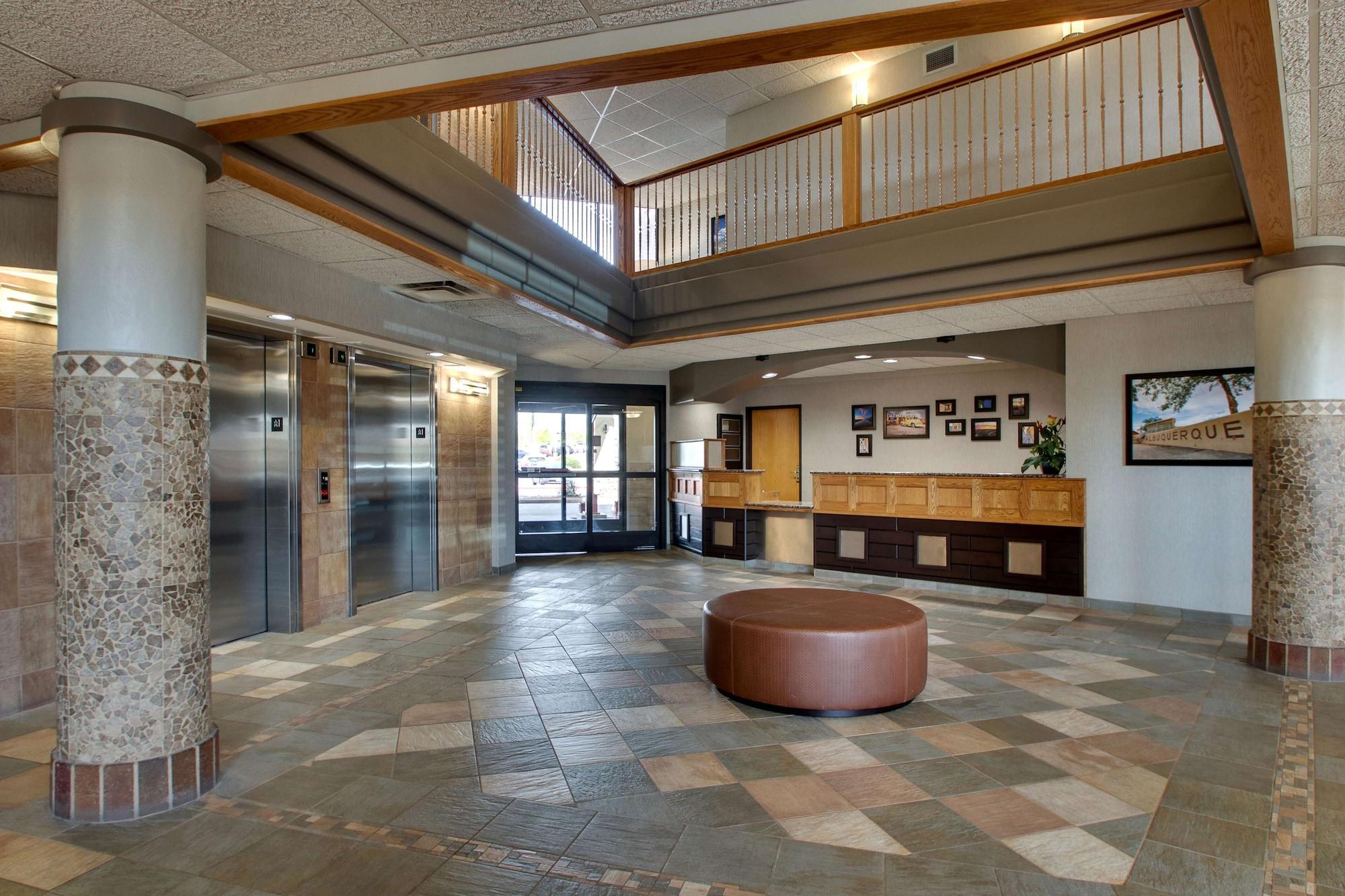 Vista Lobby Drury Inn & Suites Albuquerque North