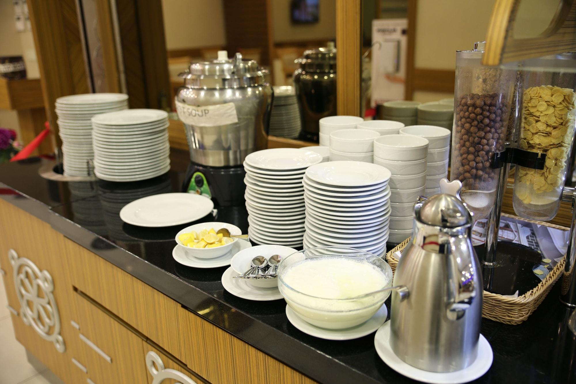 Bar/Salón Alpinn Hotel Istanbul- Special Class