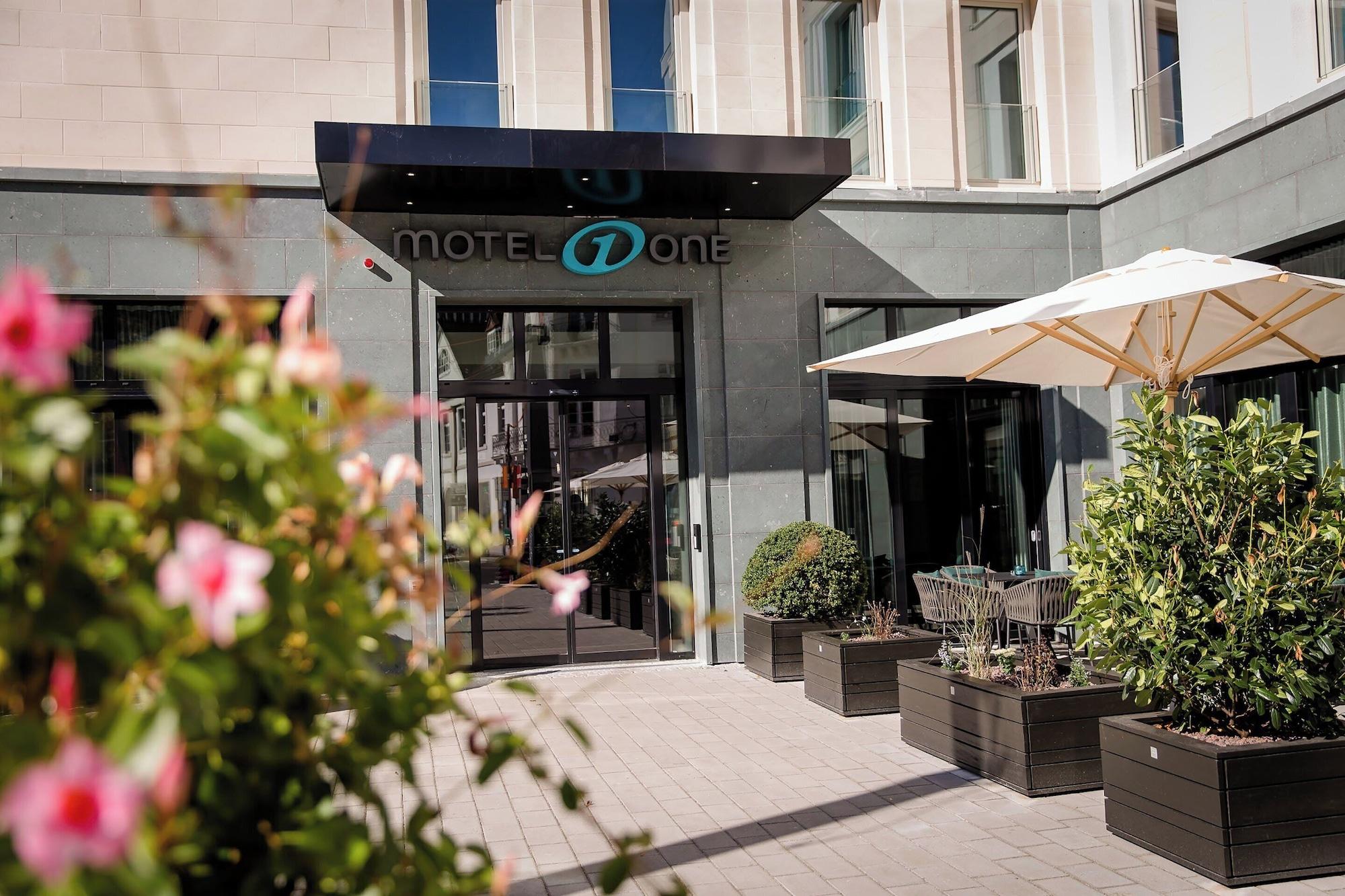 Vista Exterior Motel One Freiburg