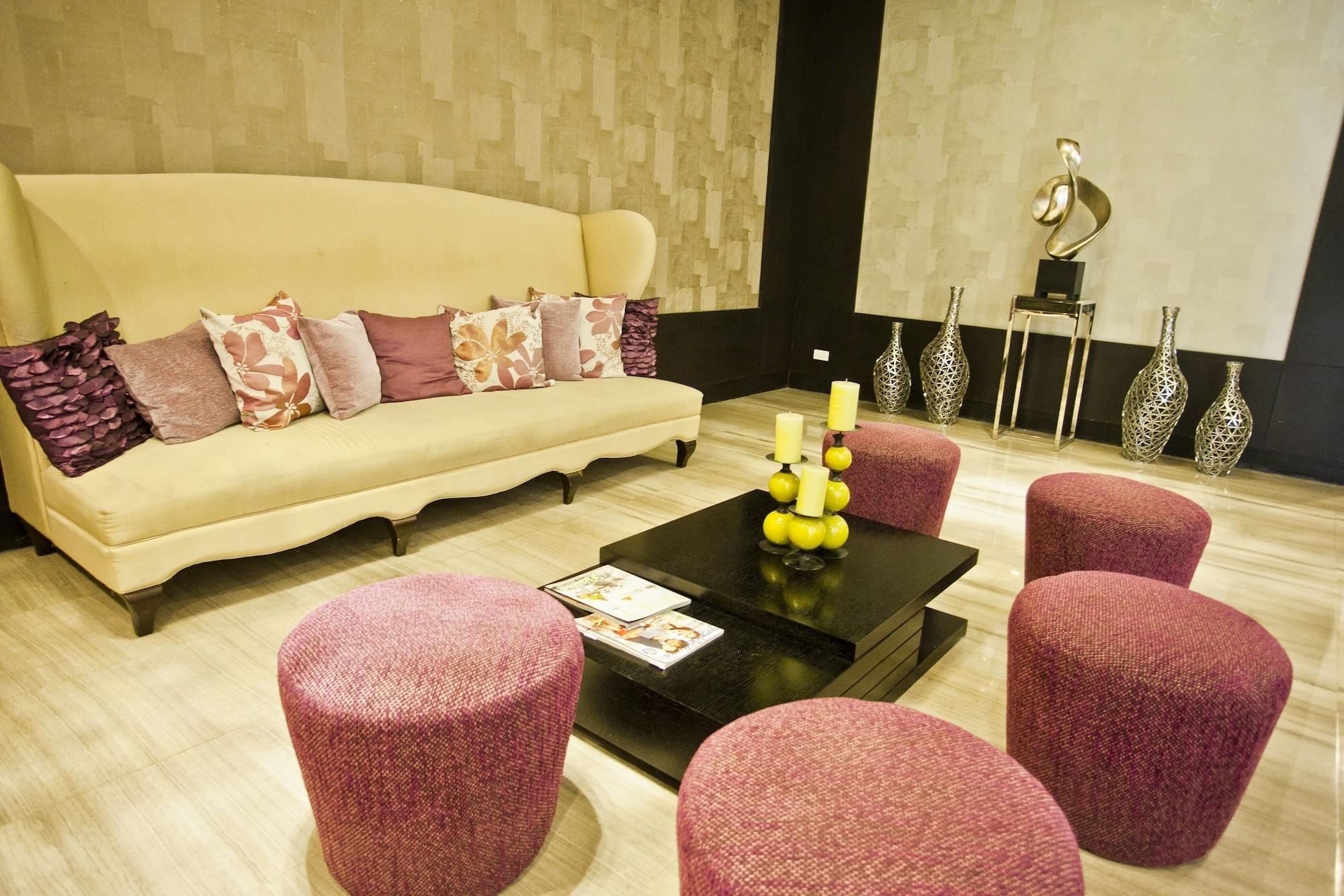 Vista Lobby The Exchange Regency Residence Hotel