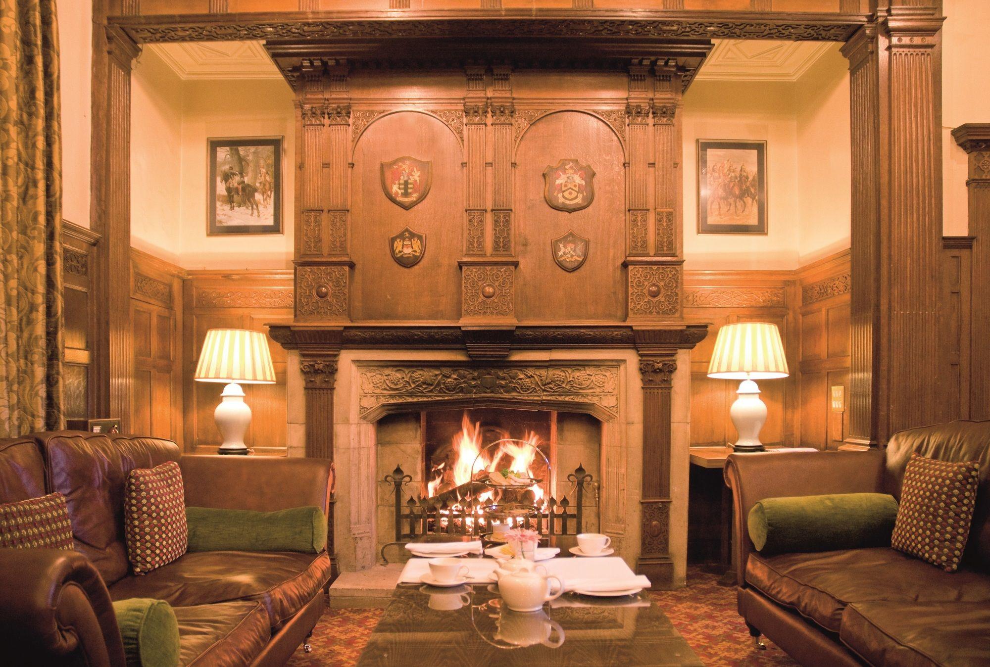 Vista Lobby Macdonald Elmers Court Hotel