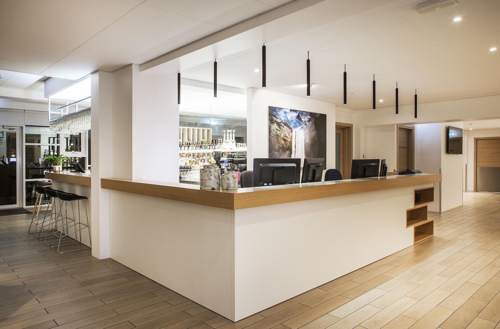 Vista Lobby Storm Hotel by Keahotels