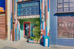 Alojamiento - Lucky D's Hostel