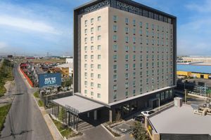 Alojamiento - Four Points by Sheraton Monterrey Airport