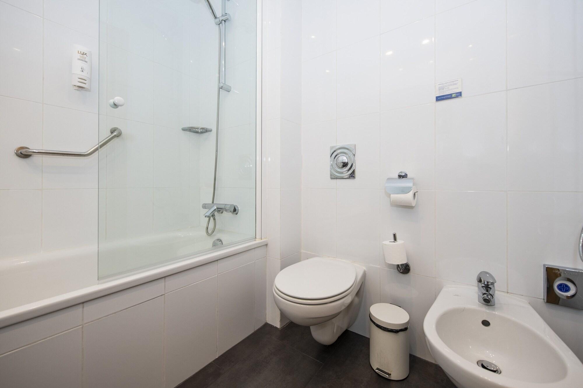 Equipamiento de Habitación Holiday Inn Express Barcelona-Montmeló by IHG