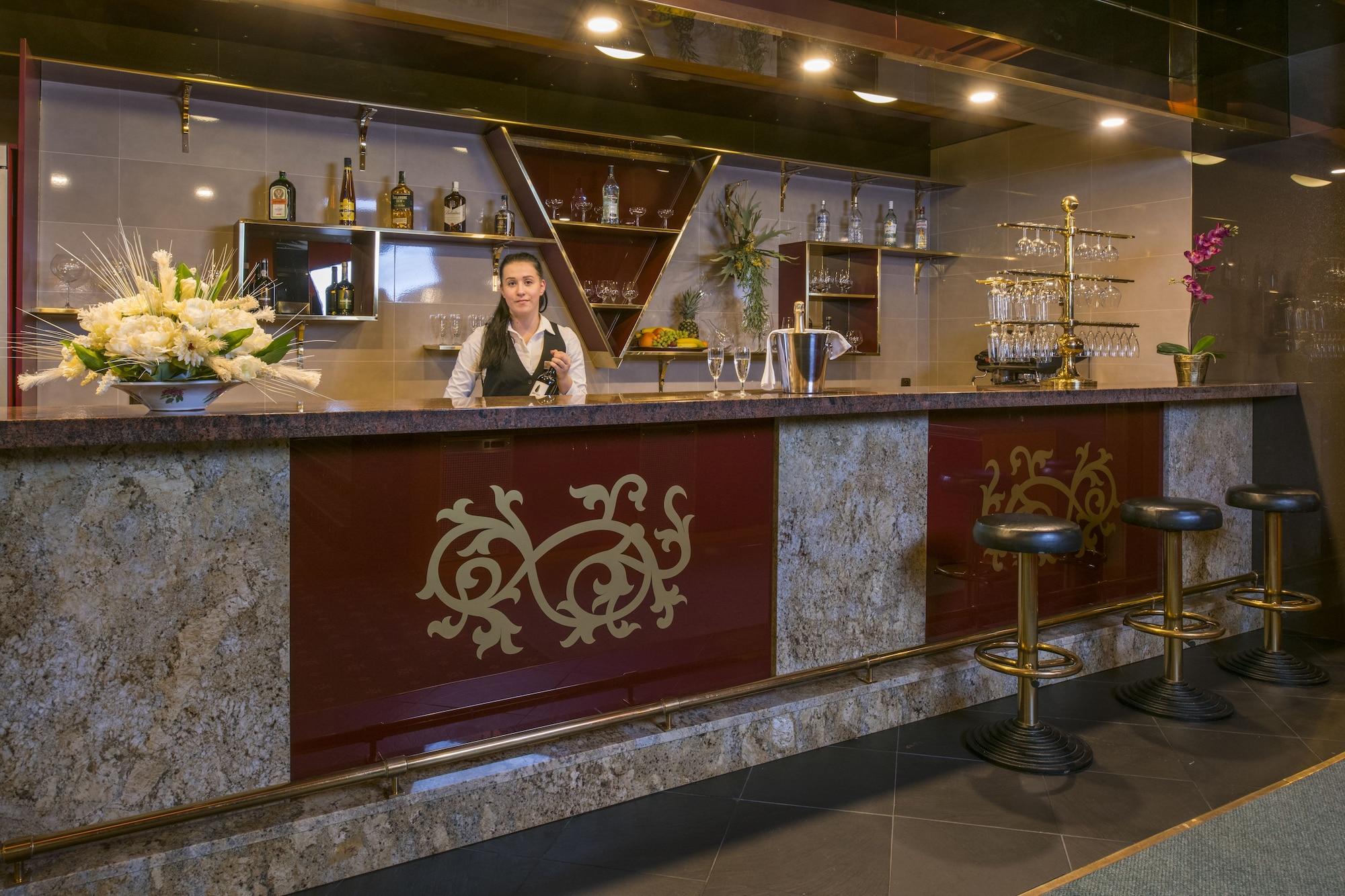 Bar/Salón TOP HOTEL Praha & Conference Centre