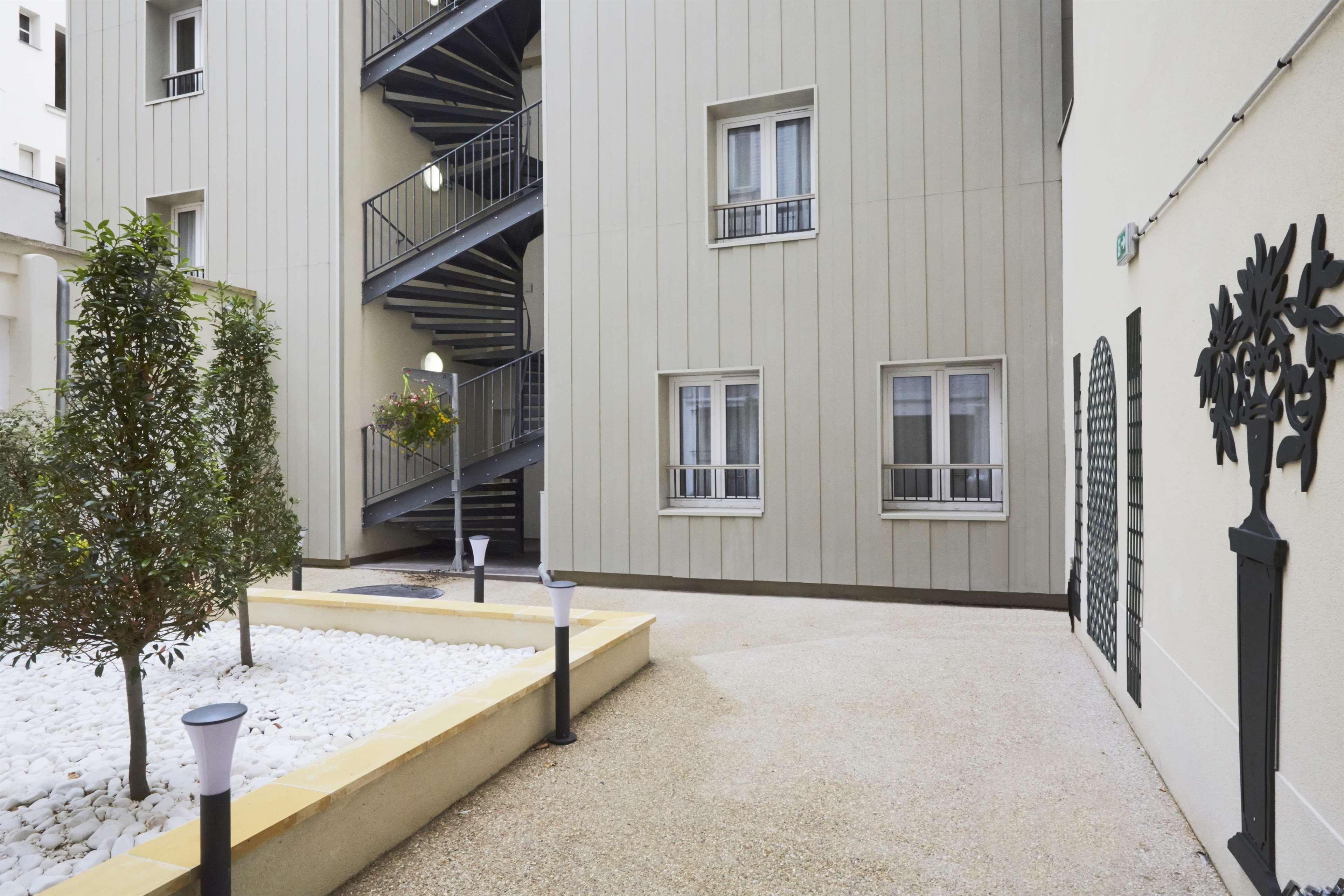 Vista Exterior Kyriad Paris 18 - Porte de Clignancourt - Montmartre