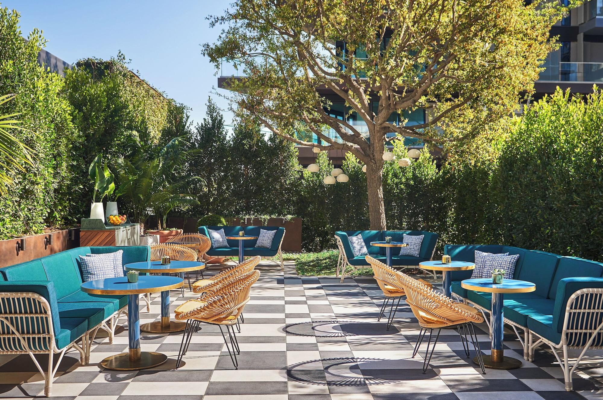 Vista Exterior The Sun Rose West Hollywood