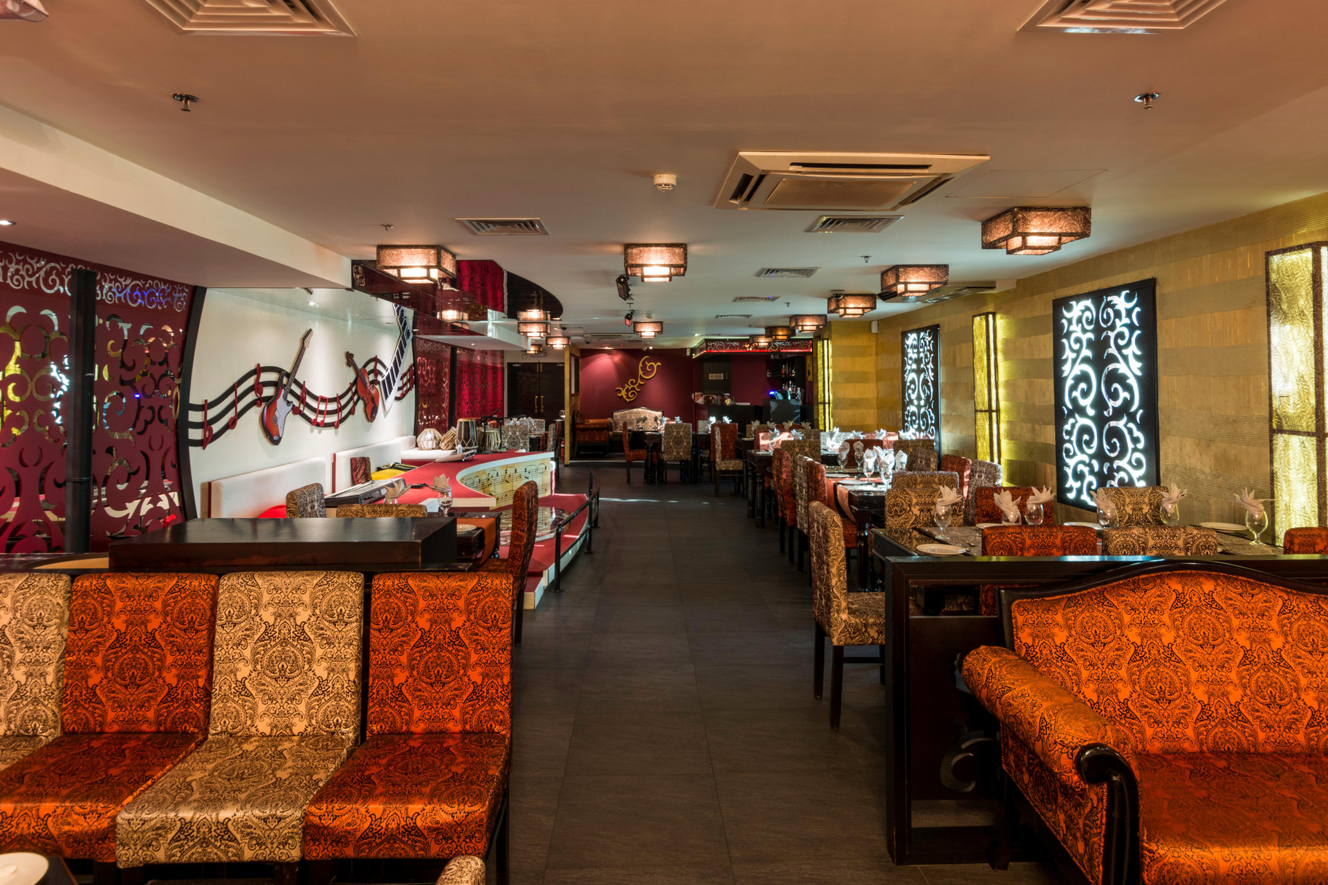 Restaurant Howard Johnson by Wyndham Bur Dubai