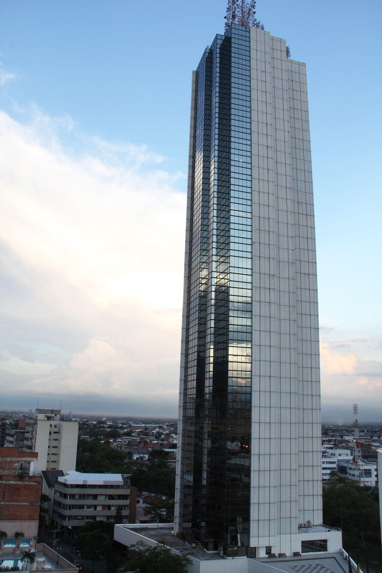 Vista Exterior Torre De Cali Plaza Hotel