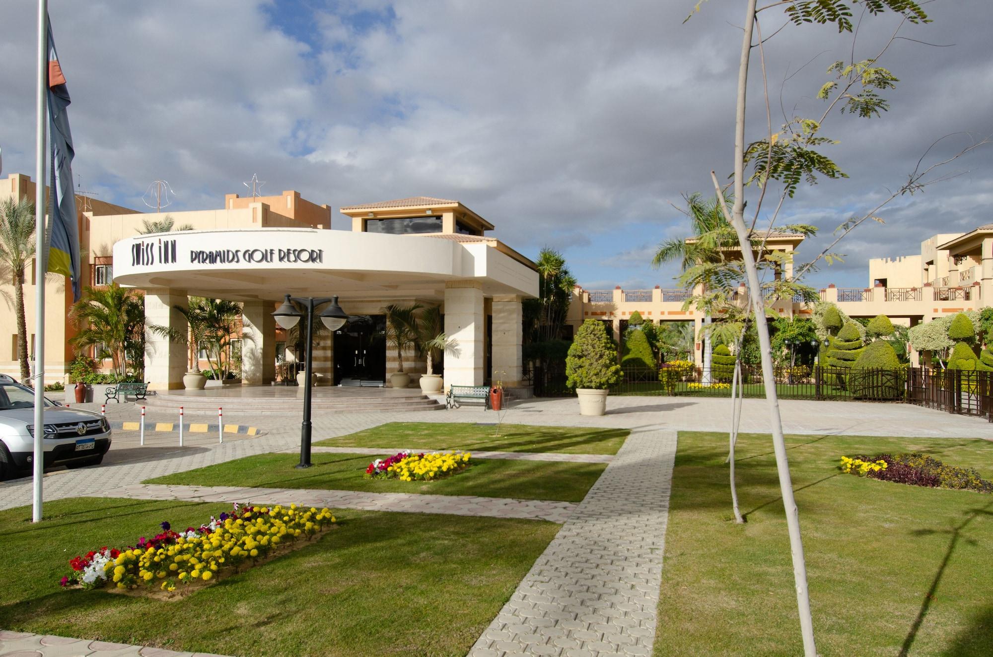Vista Exterior Swiss Inn Pyramids Golf Resort