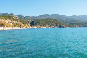 Arriendo temporal - Beachfront Stone House - Samos Seaview Retreat