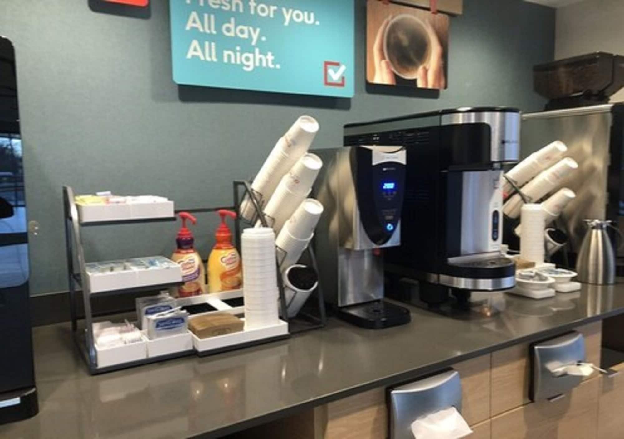 Bar/Salón avid hotel Salem by IHG