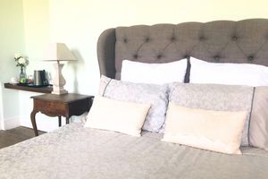 Alquiler Vacacional - Secluded Chateau - Chateau de la Coutere with large private pool, & waterfall