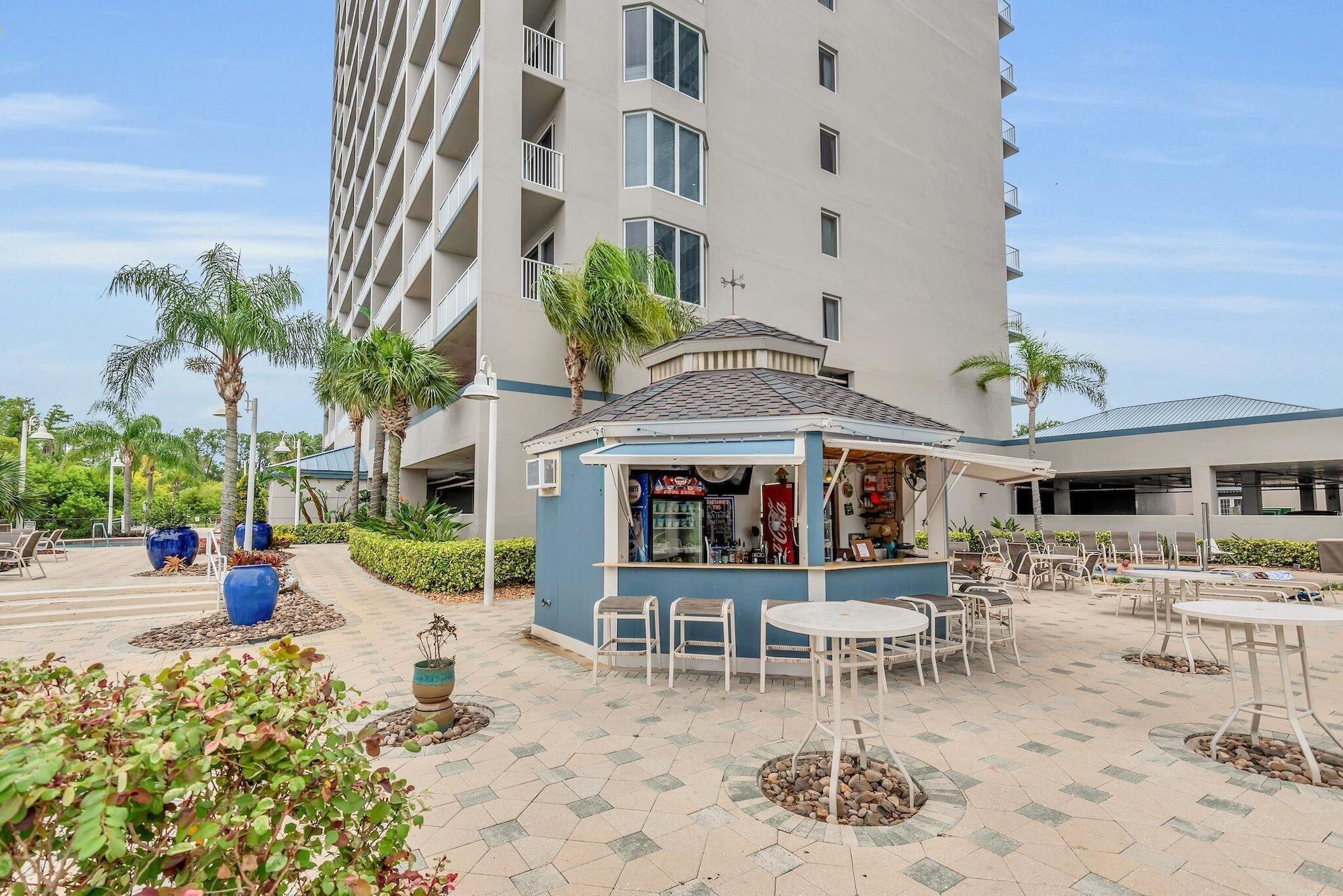 Restaurant Lakefront Resort in Heart of Orlando Attractions - Tu Casa Vacations