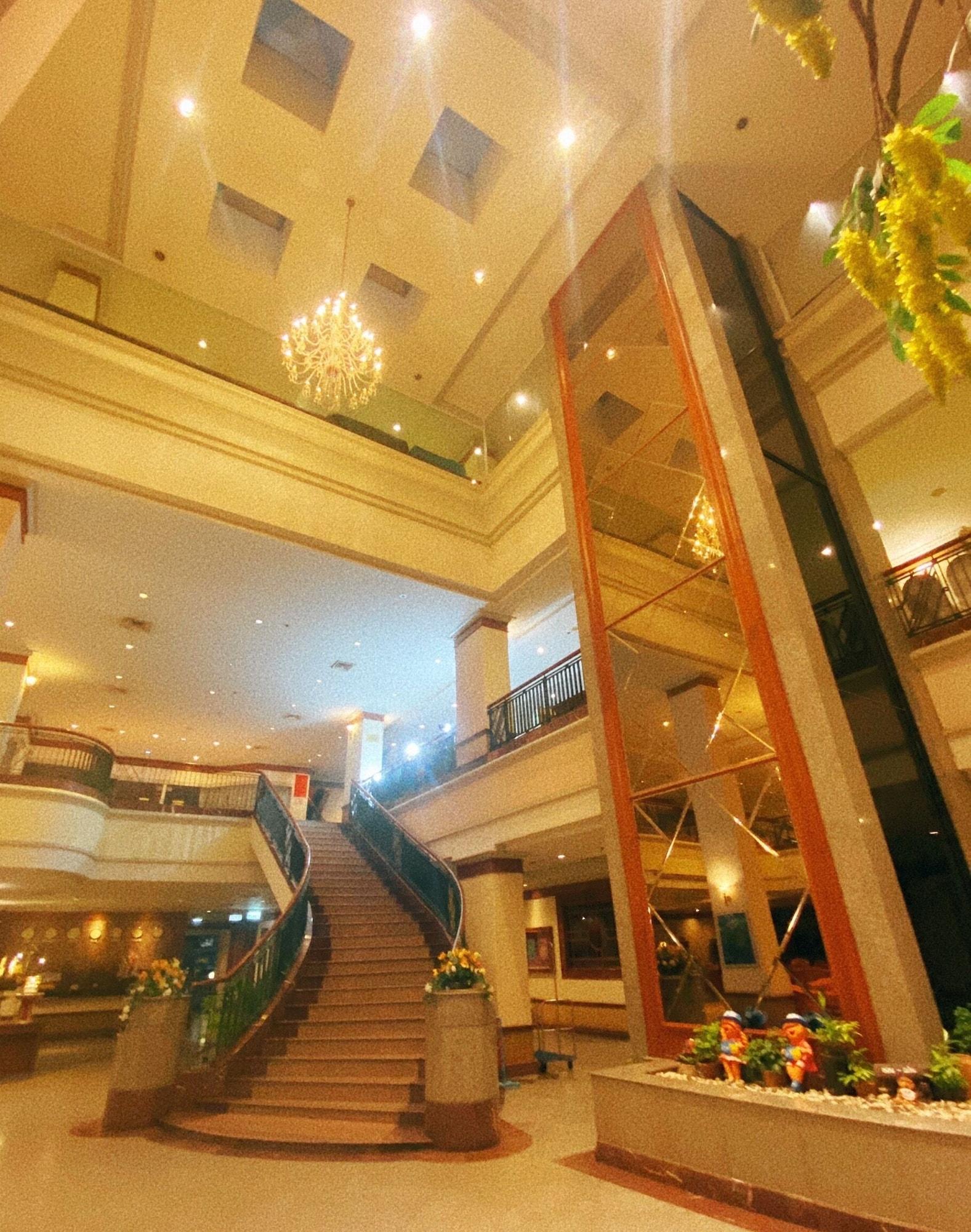 Vista Lobby Charoenthani Khonkaen Hotel