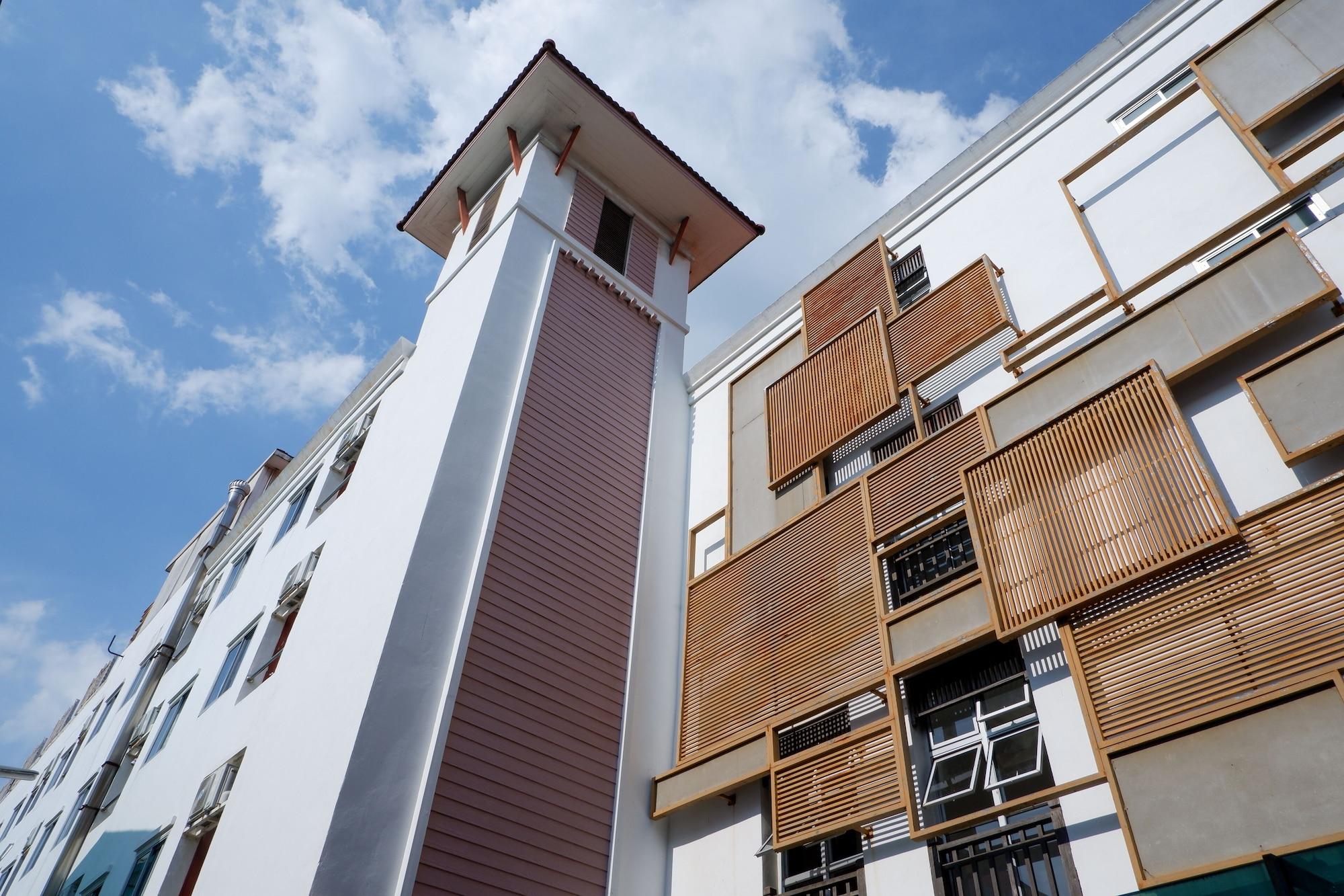 Vista Exterior 18 Coins Budget Hotel