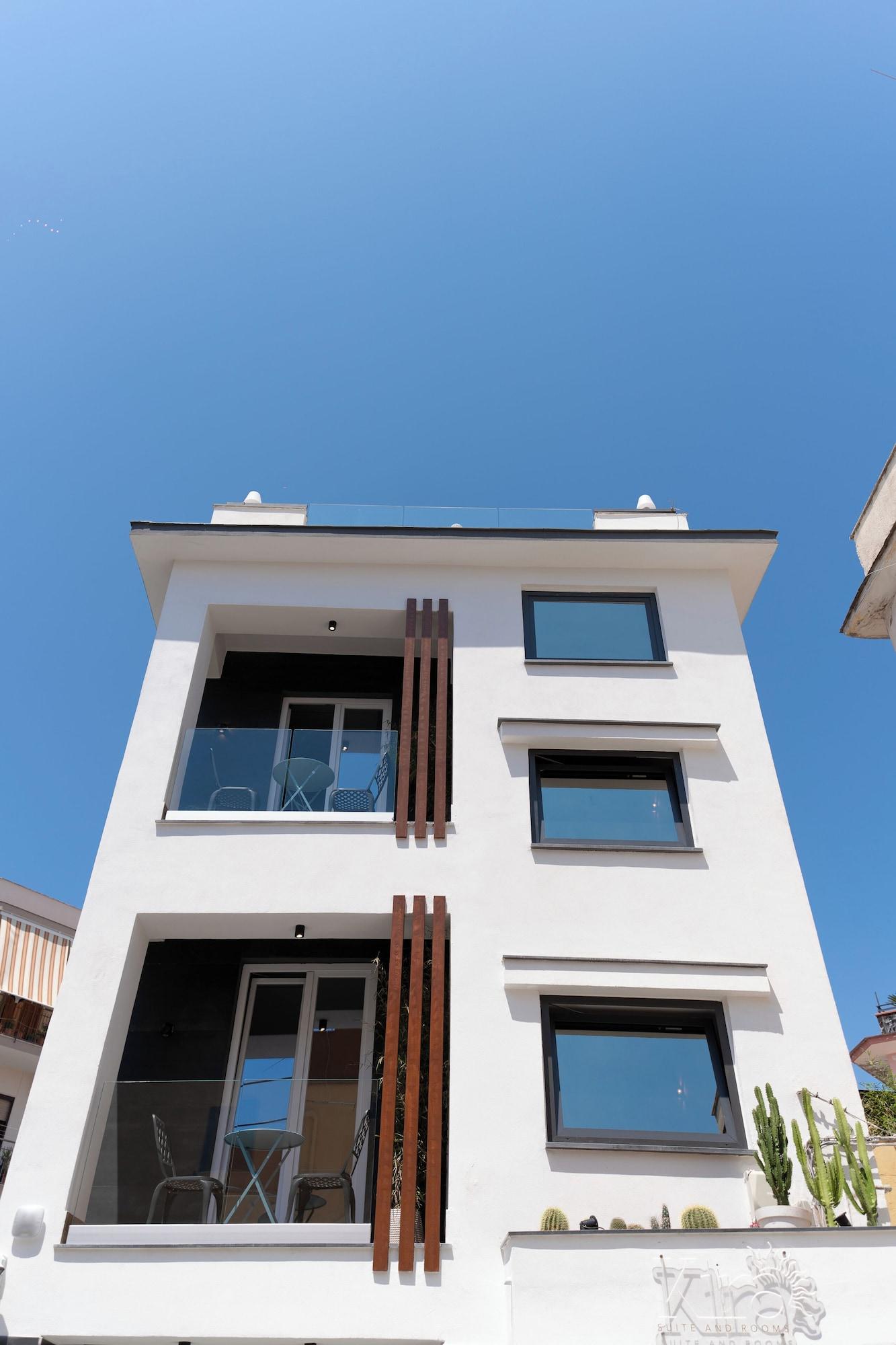 Vista Exterior Kira Suite and Rooms