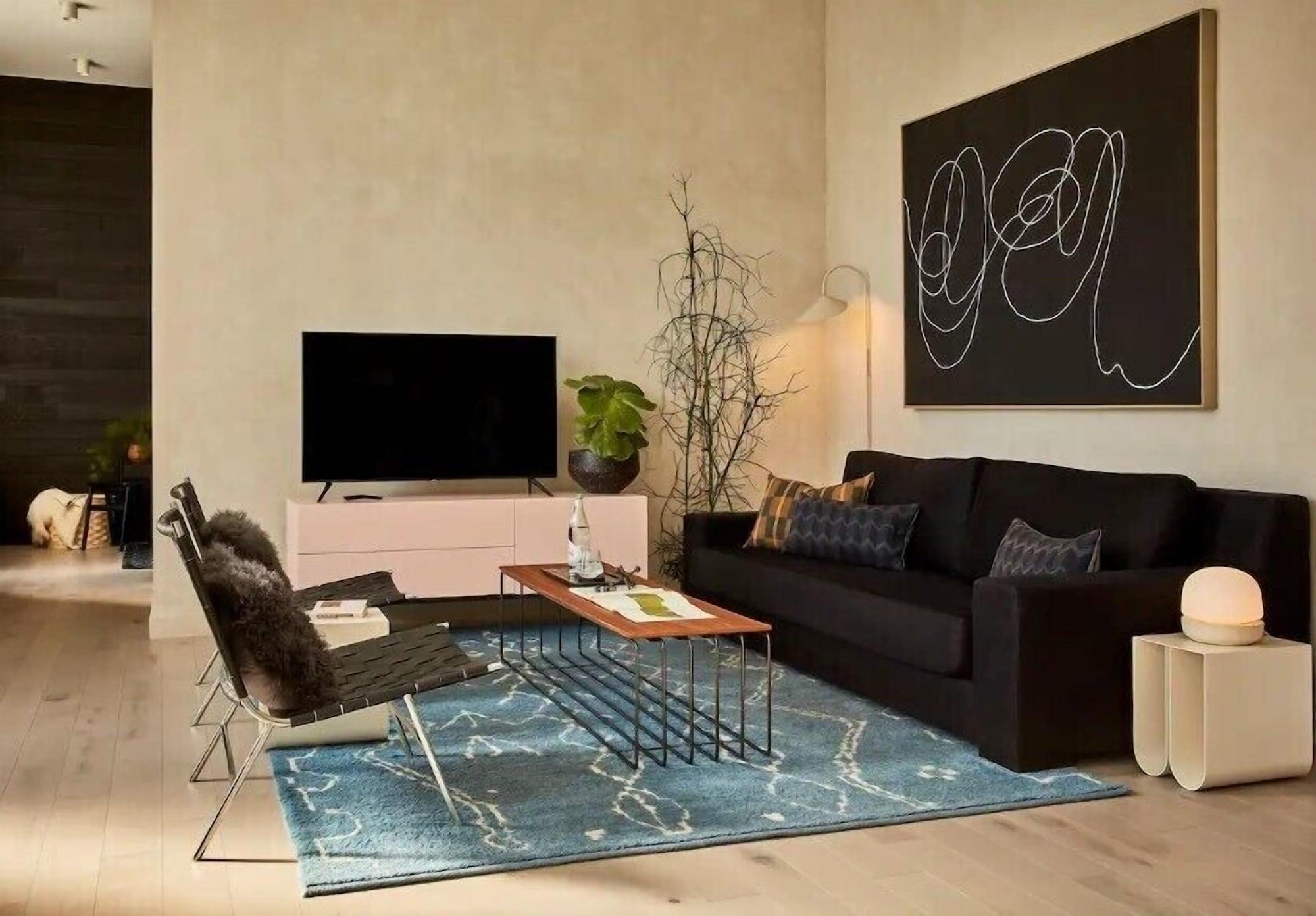 Varios Archway Hotel & Residences