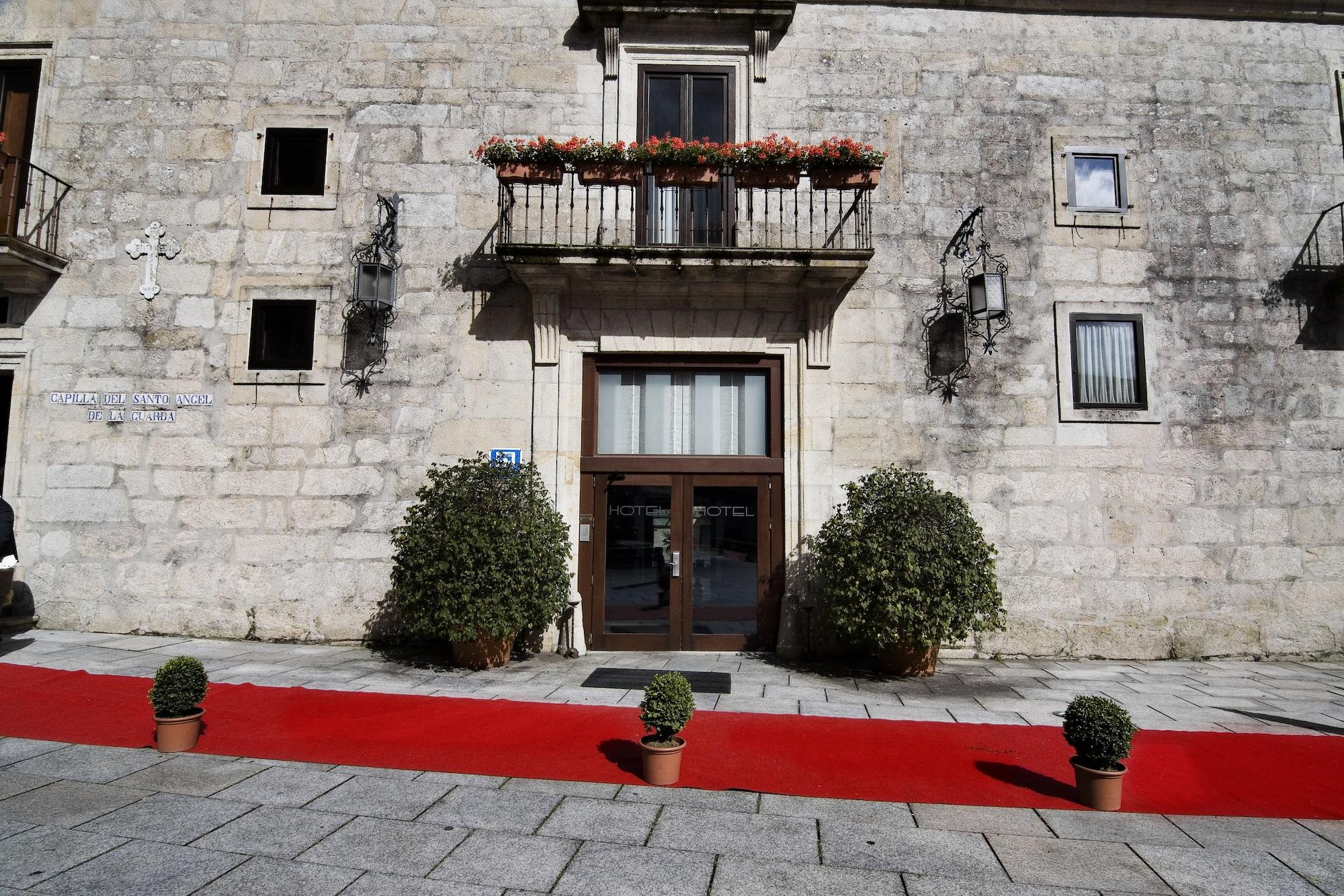 Vista Exterior Hotel Pazo de Lestrove by Pousadas de Compostela