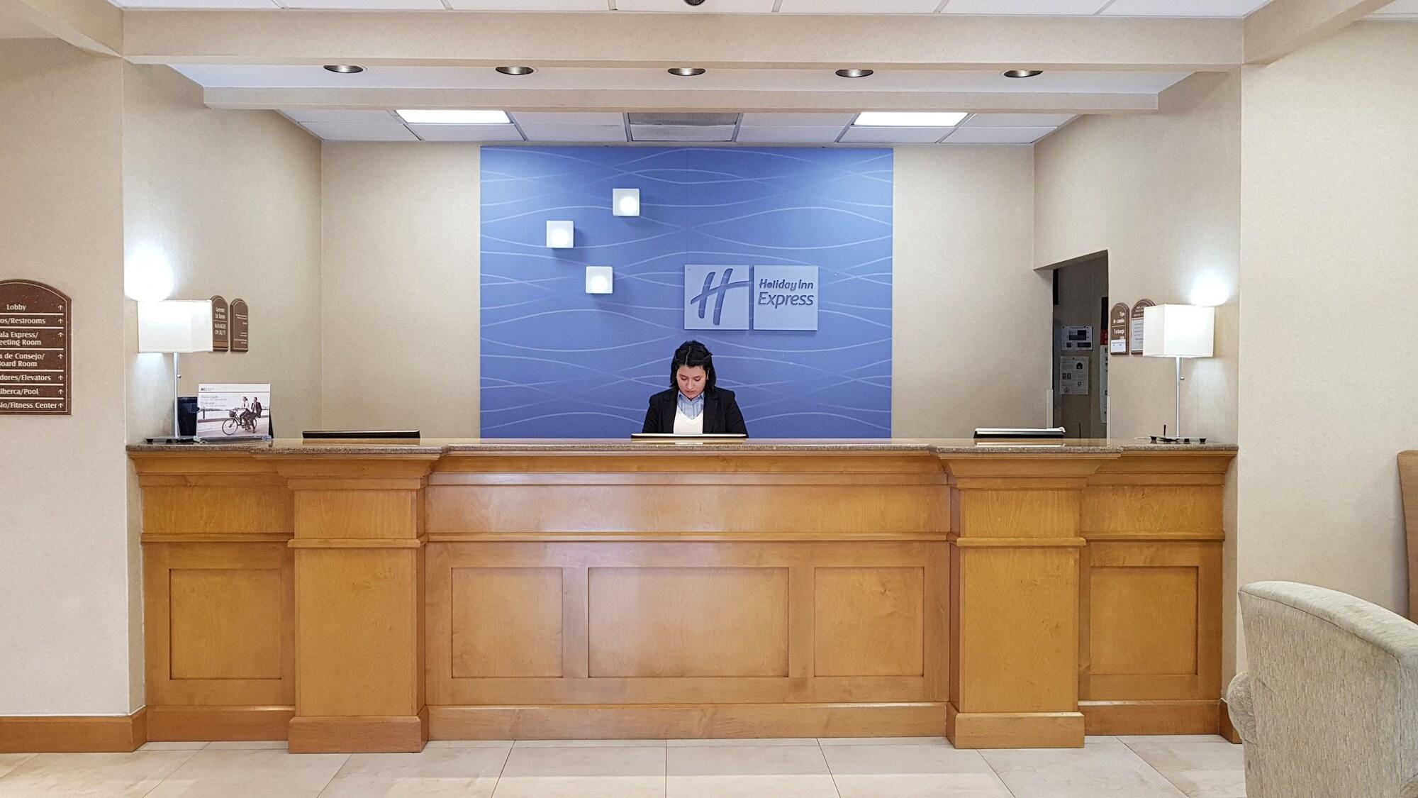 Vista Lobby Holiday Inn Express Saltillo Zona Aeropuerto by IHG