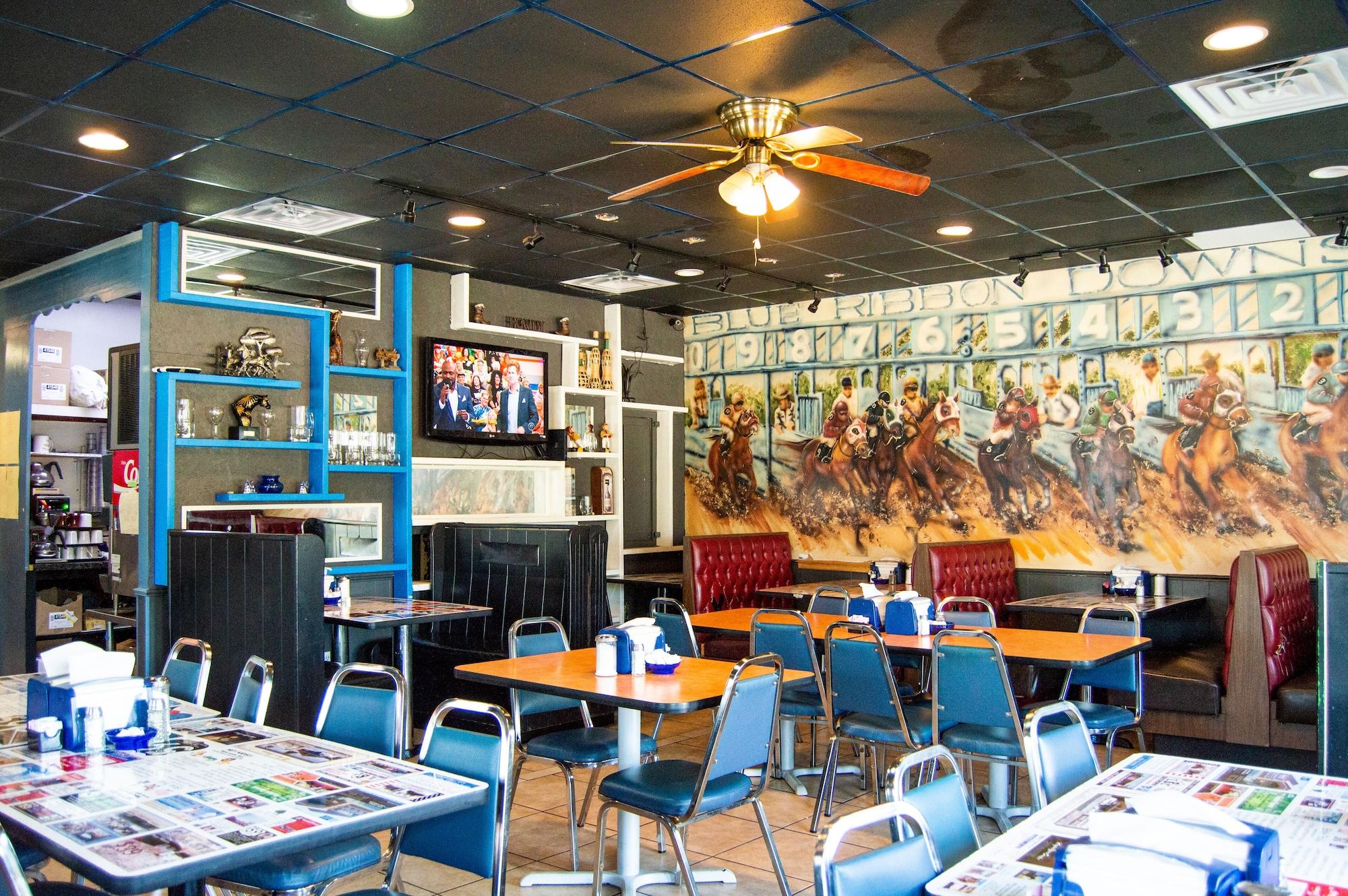 Restaurant Blue Jay Inn and Suites