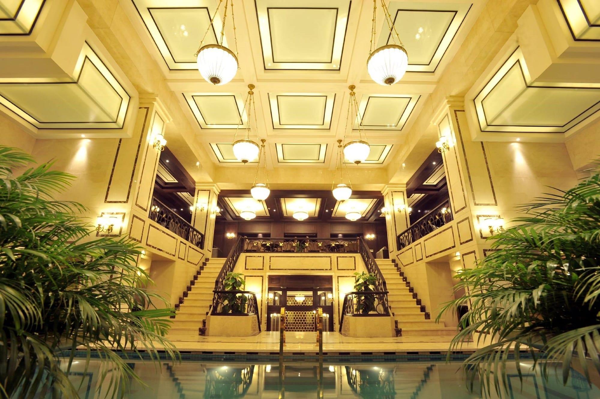 Vista Piscina Eldora Hotel