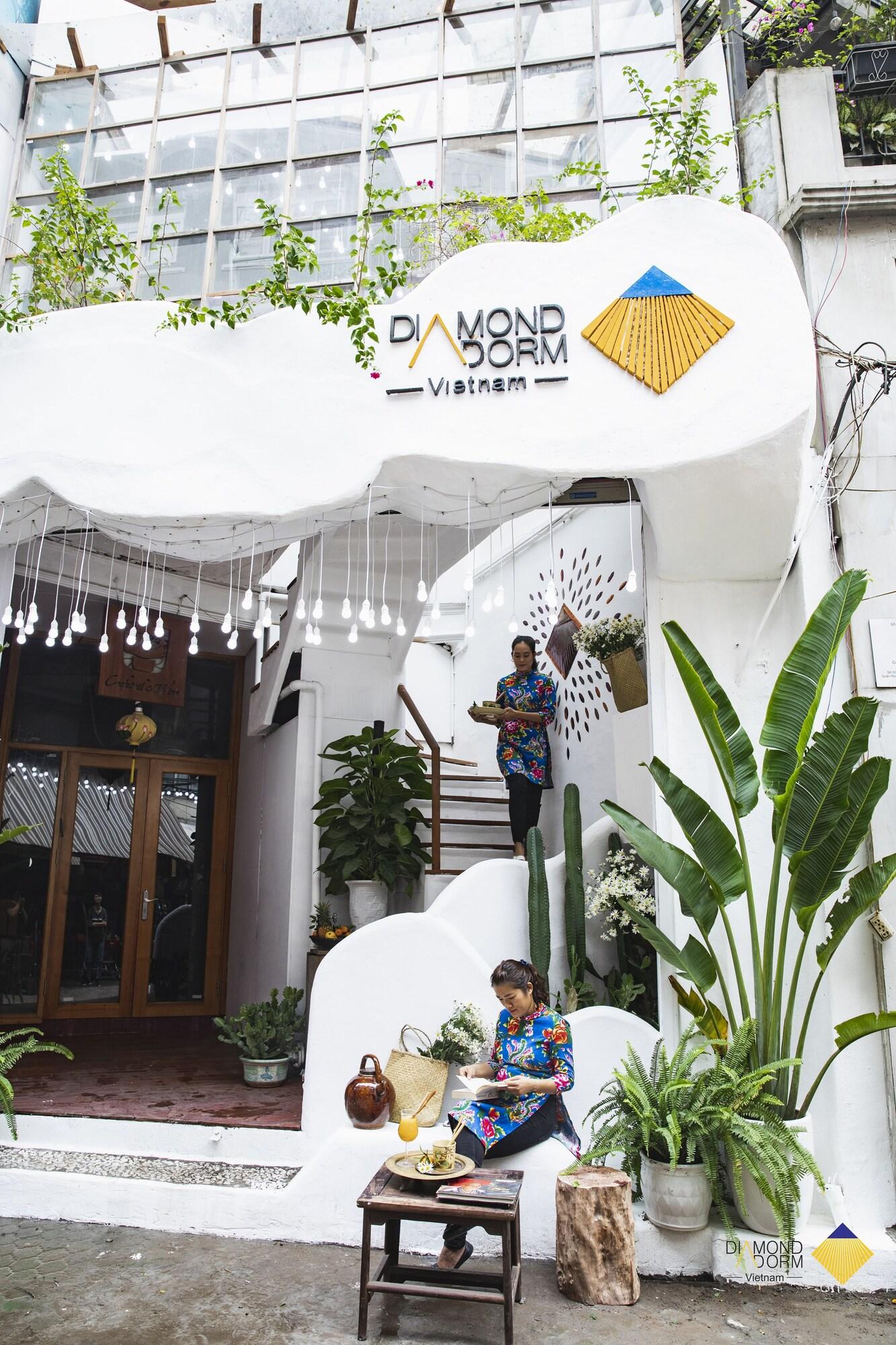 Varios Diamond Dorm Vietnam - Hostel