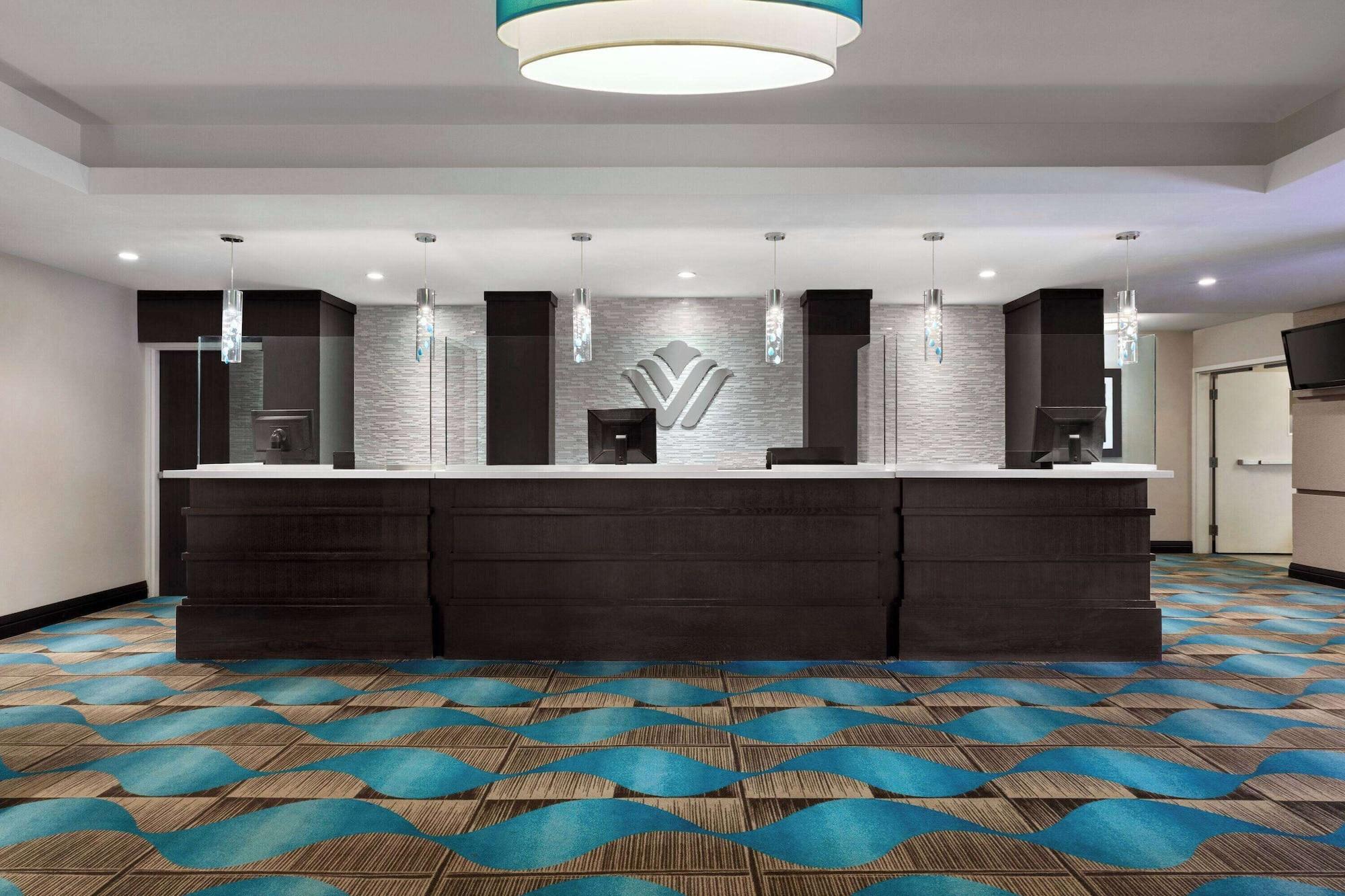 Vista Lobby Wyndham Garden Niagara Falls Fallsview
