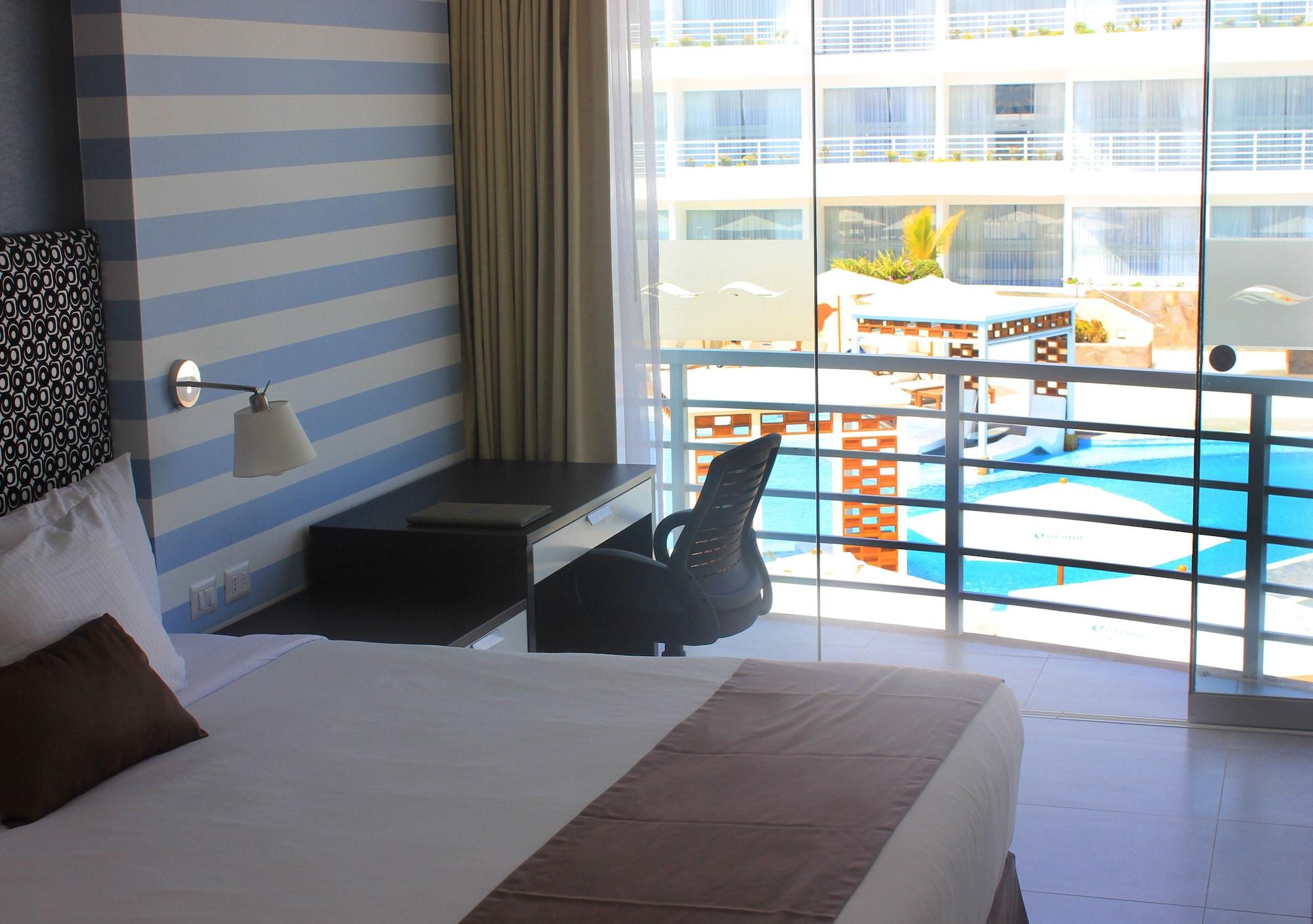 Playa VPX Hotel