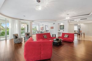 Alojamiento - 4,000 sq ft, 250 ft off the sand beachfront + Marriott PRIVATE BEACH Resort Spa