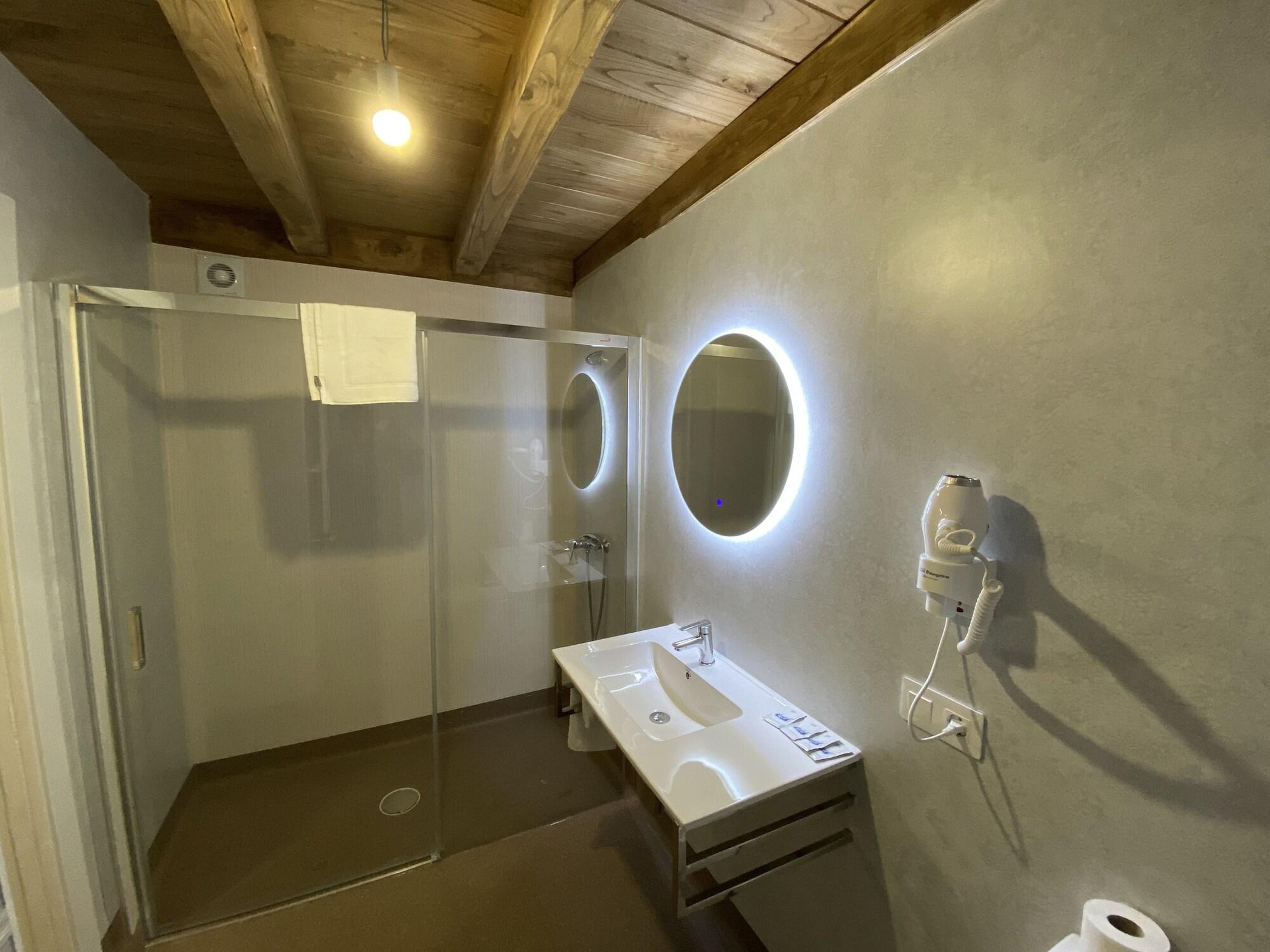 Equipamiento de Habitación dp Cristal Centro Histórico