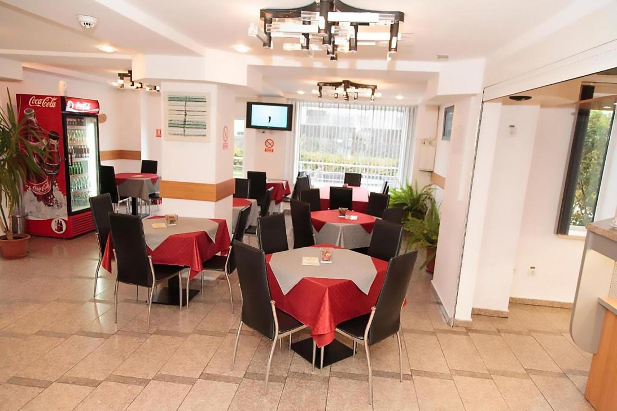 Restaurant Plus Hotel