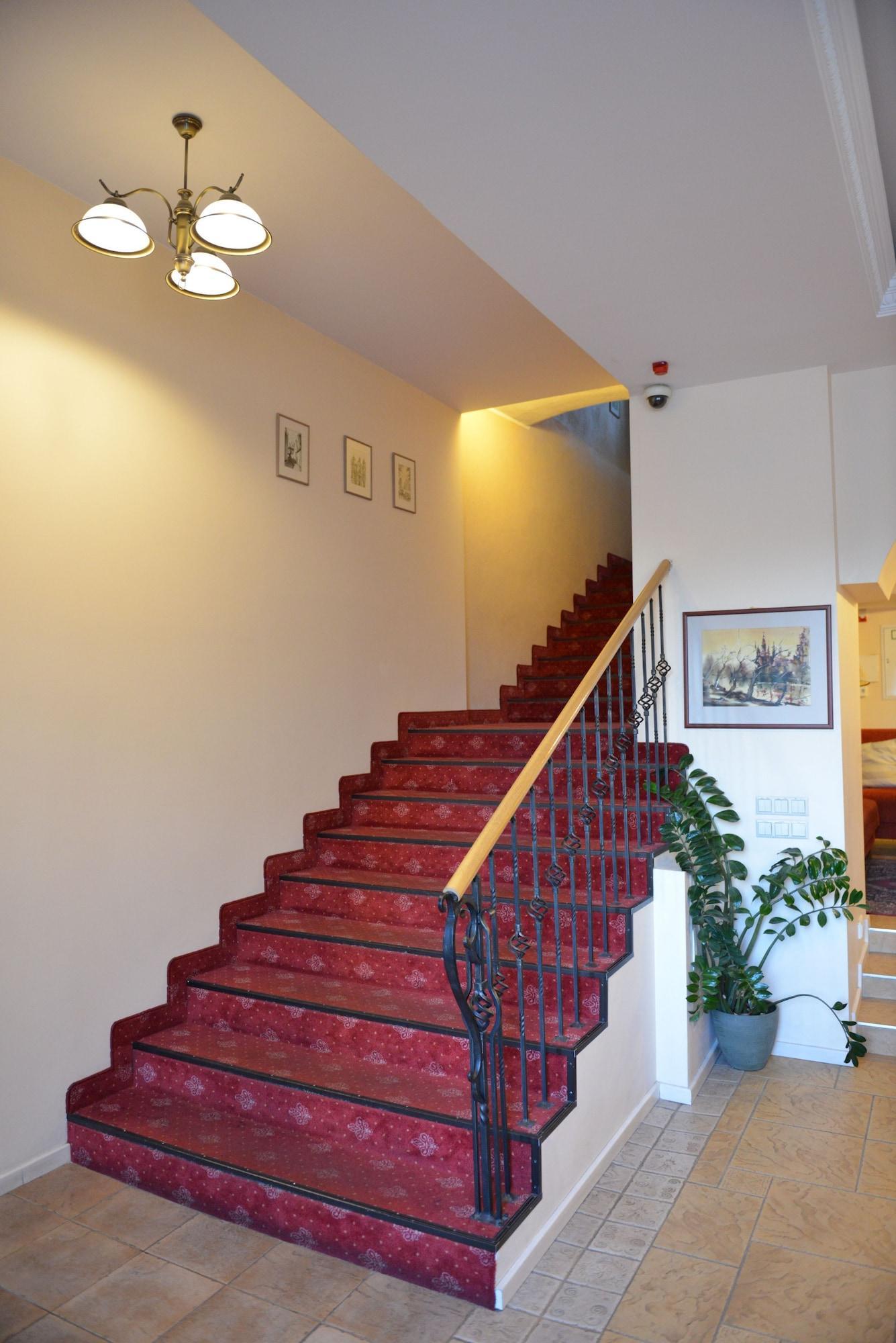 Vista Lobby Alexa Old Town